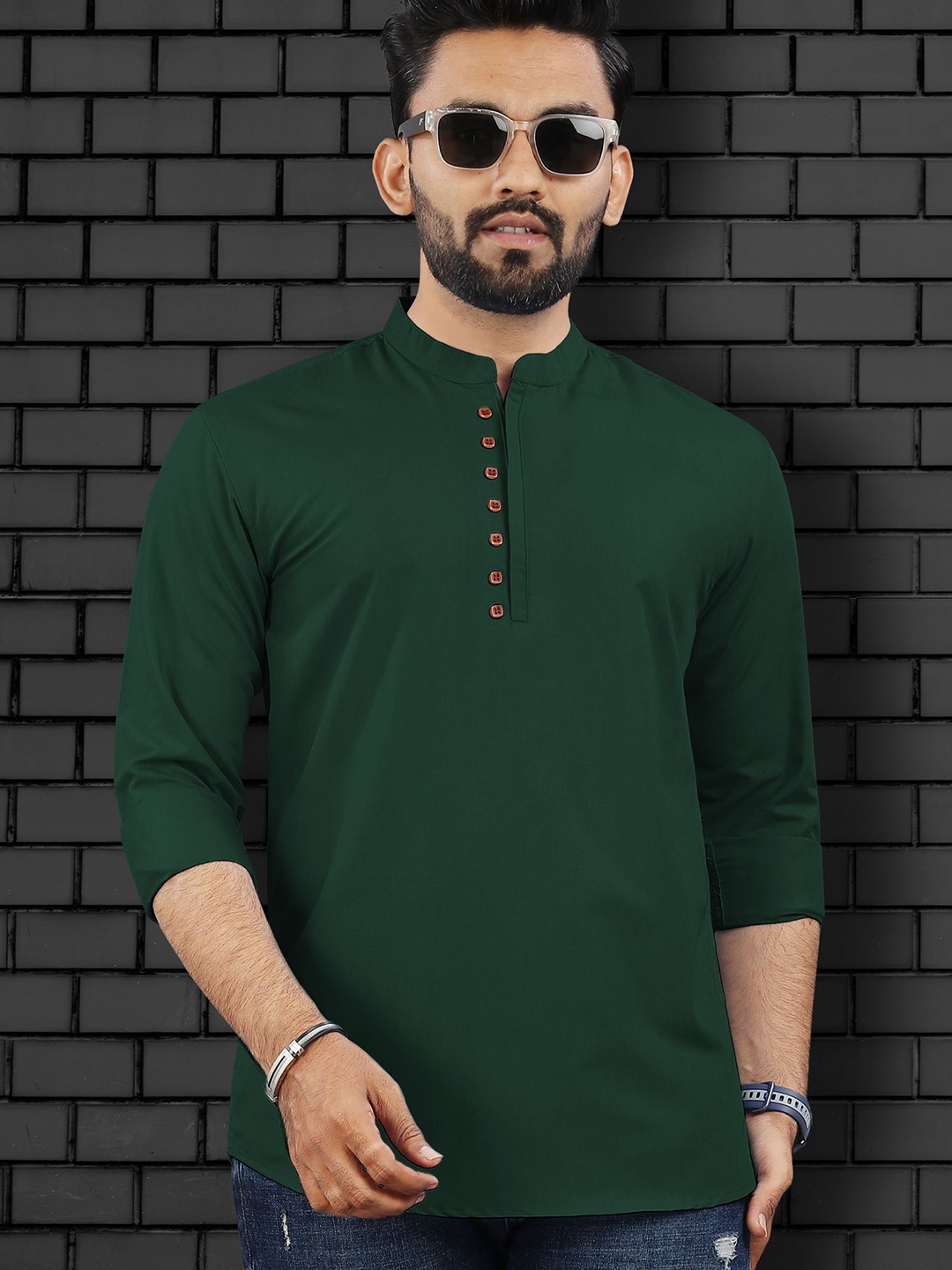 

VeBNoR Men Checked Thread Work Kurta, Green