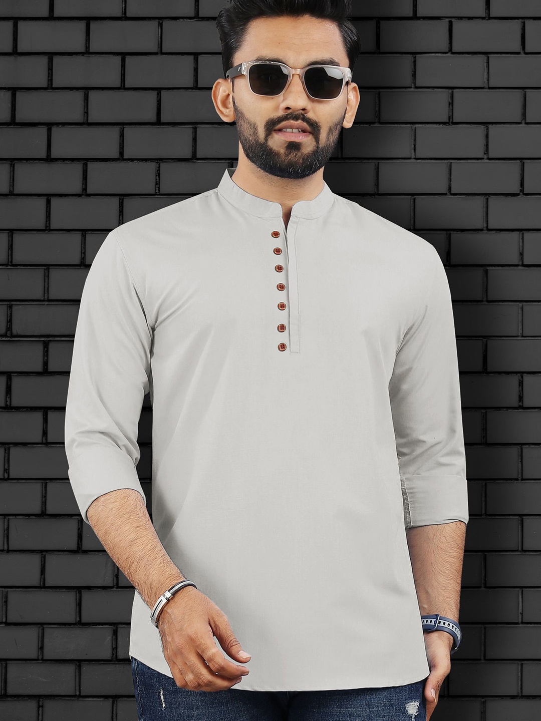 

VeBNoR Men Checked Thread Work Kurta, Grey