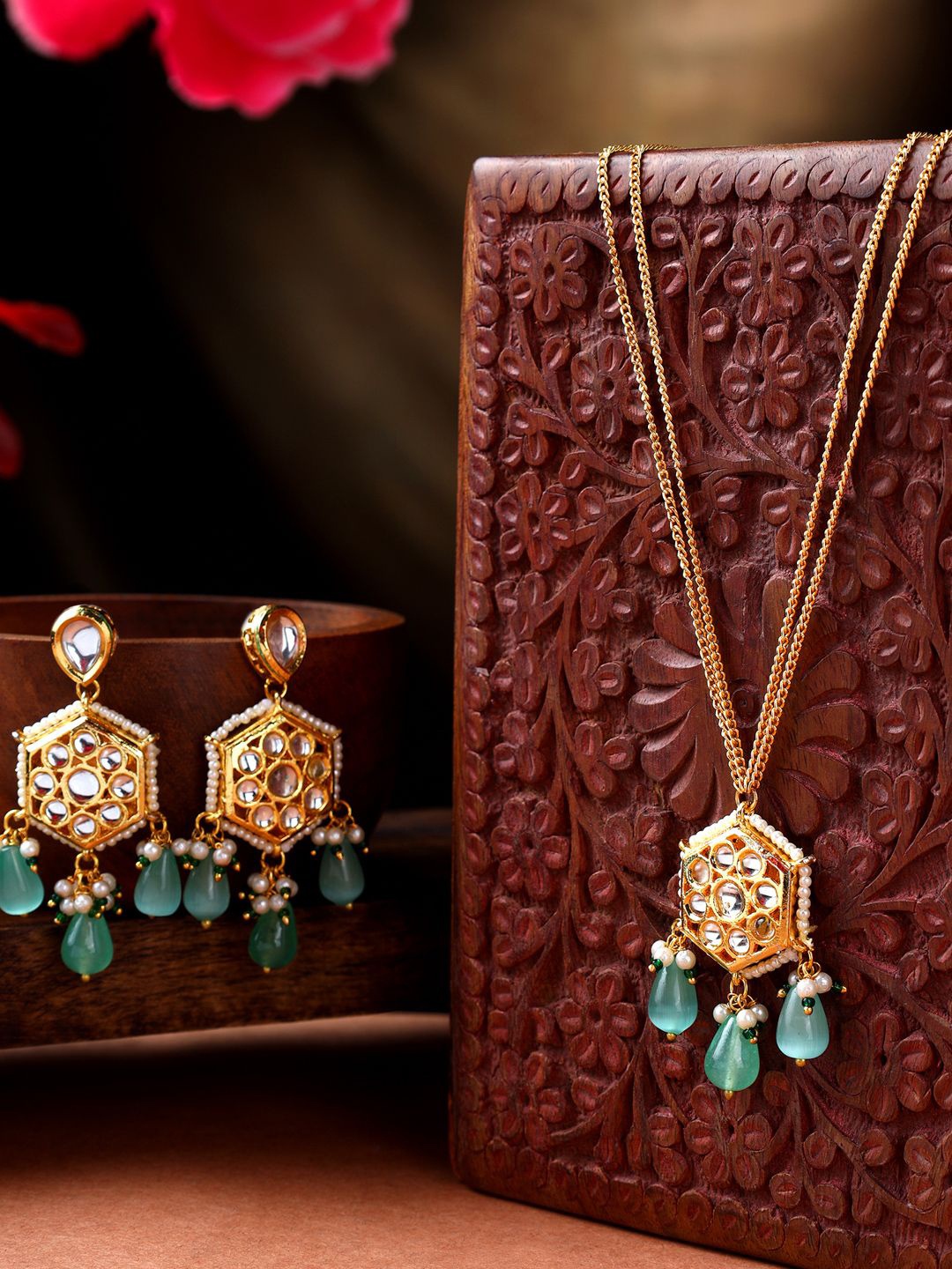 

AARSEE OFFICIAL Anti-Tarnish 22KT Gold-Plated Flower Drop Necklace