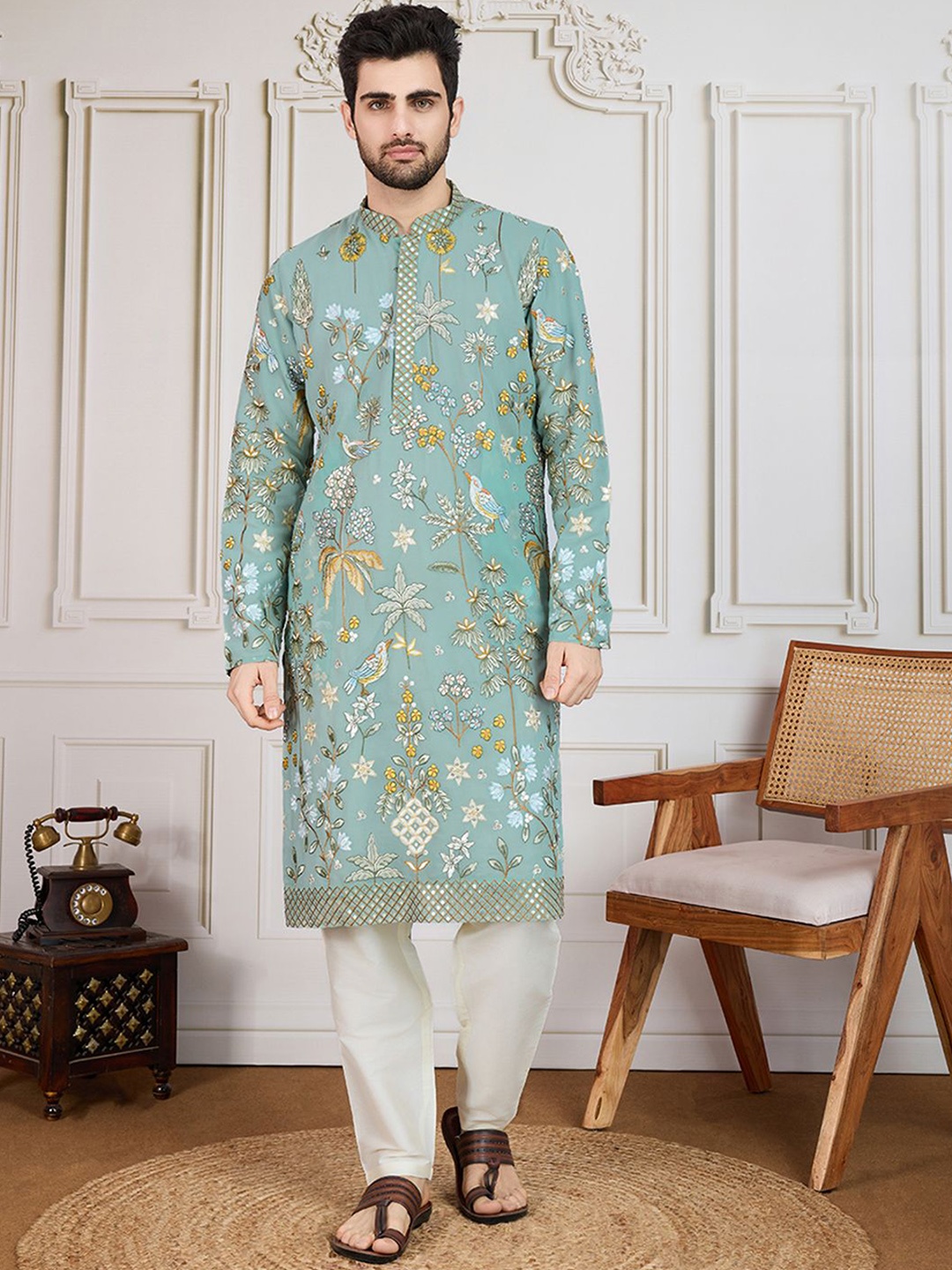

House of Pataudi Floral Embroidered Straight Kurta, Green