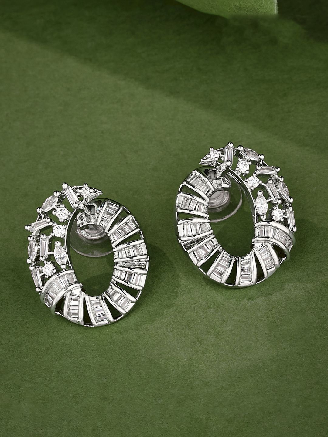 

ATIBELLE Contemporary Studs Earrings, White