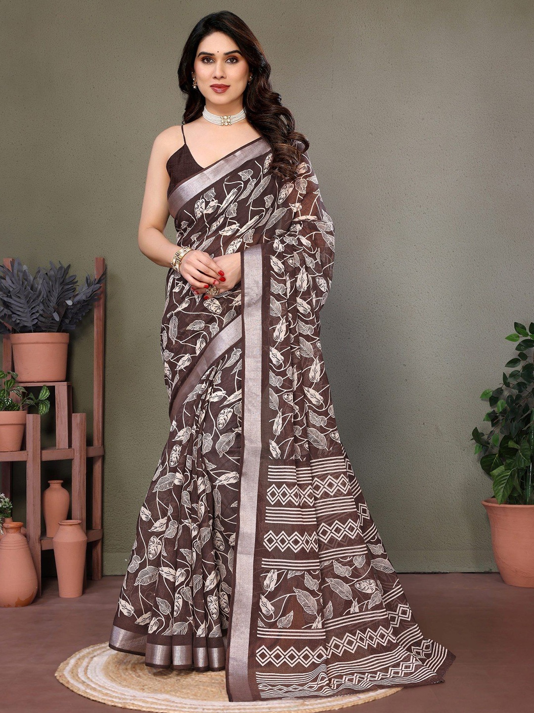 

Moda Rapido Floral Zari Linen Blend Saree, Brown