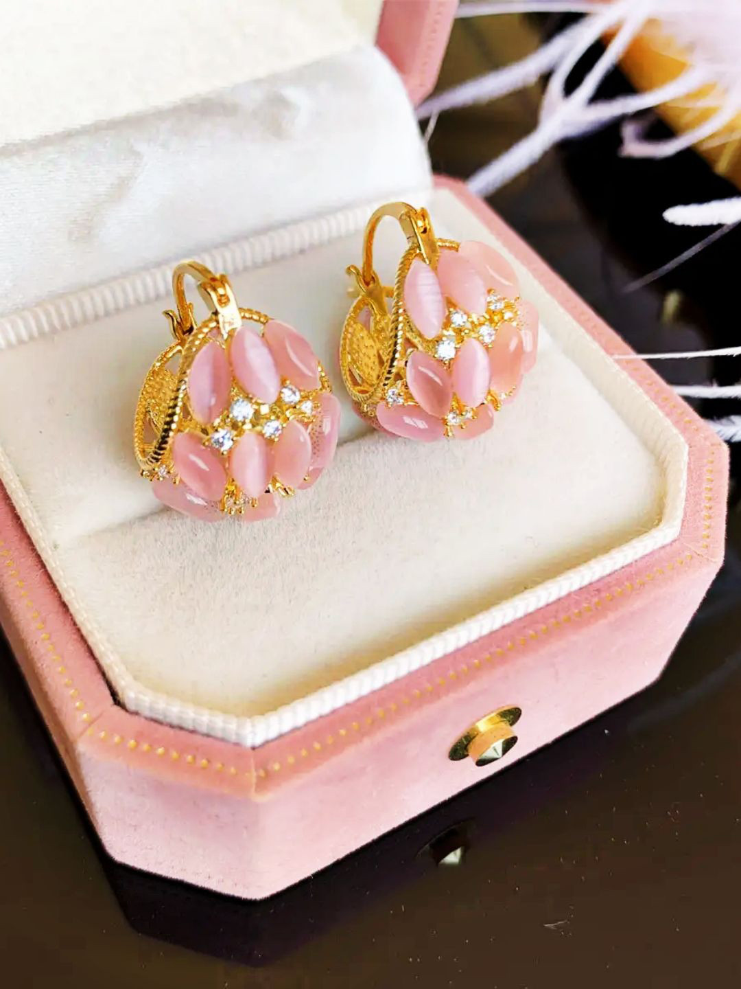 

DressBerry Contemporary Drop Earrings, Pink
