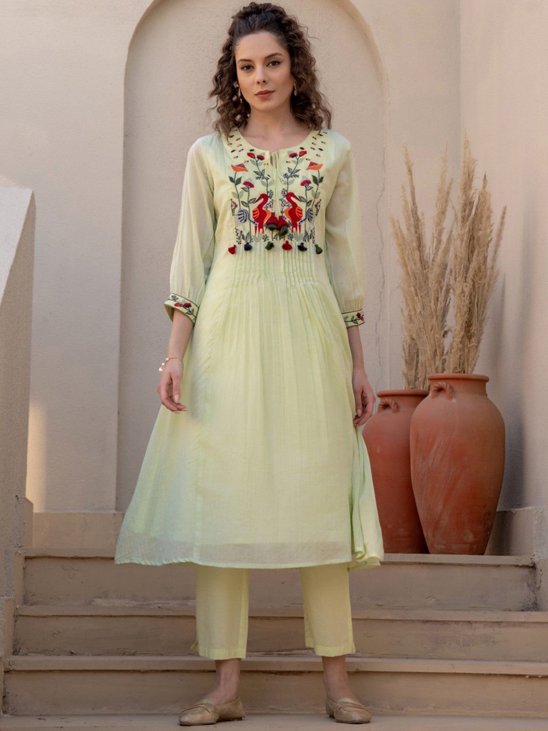 

AUTUMN LANE Women Floral Embroidered Regular Thread Work Pure Cotton Kurta with Trousers, Cream