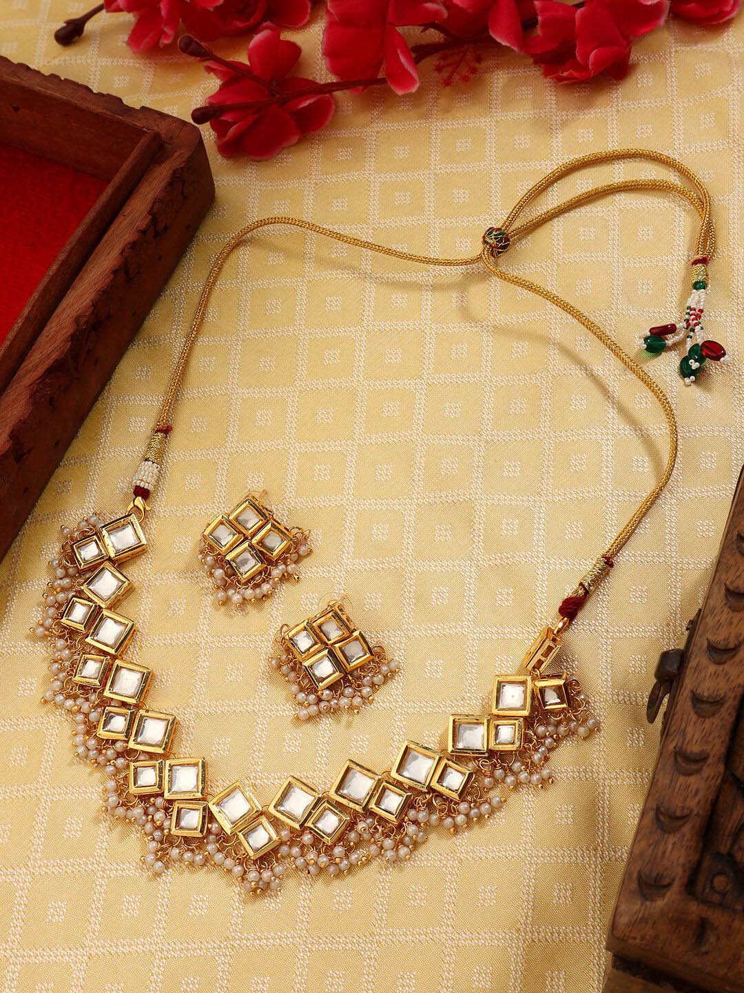 

AARSEE OFFICIAL Anti-Tarnish Classic Kundan Necklace, Gold