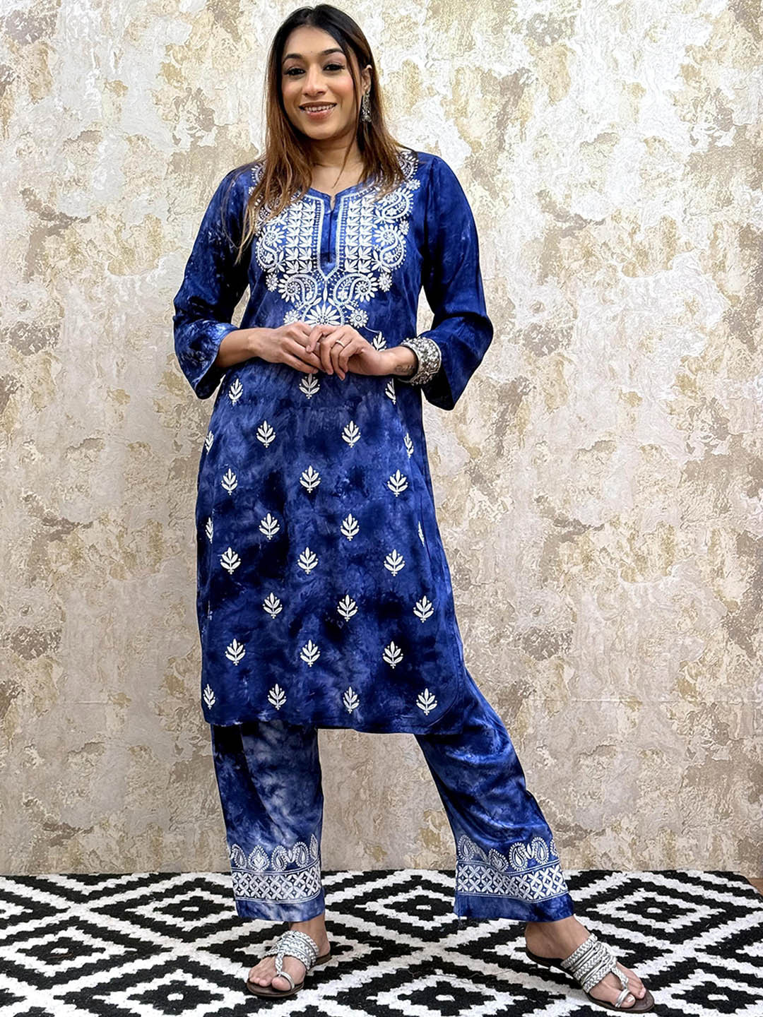 

AMAAYAKARI CHIKAN Women Ethnic Motifs Embroidered Regular Thread Work Kurta with Palazzos, Blue
