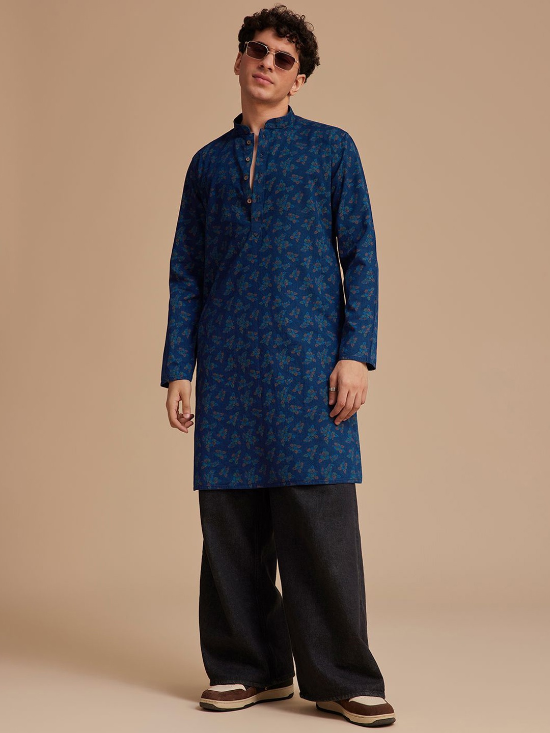 

KALKI Fashion Men Floral Printed Regular Kurta with Trousers, Blue