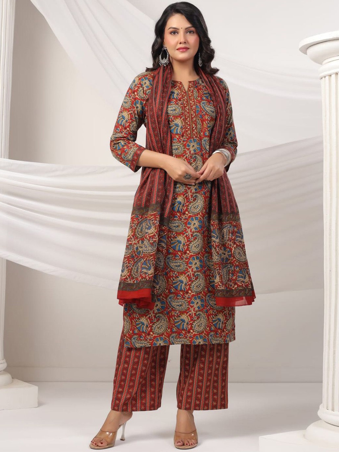 

Meena Bazaar Paisley Printed Cotton Kurta & Trousers With Dupatta, Red