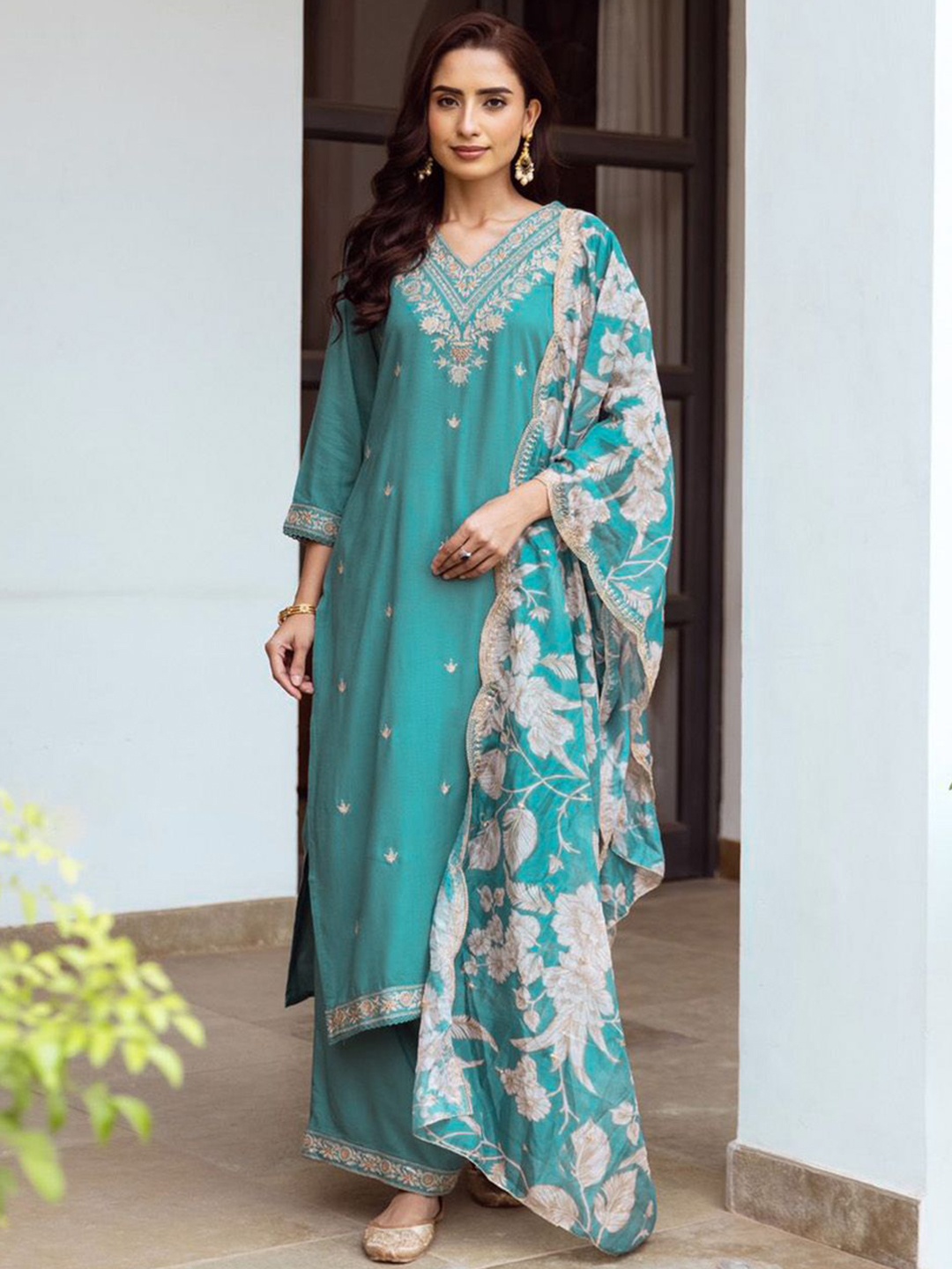 

Meena Bazaar Embroidered Cotton Kurta & Trousers With Dupatta, Sea green