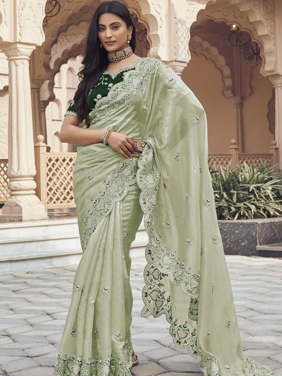 

Suha Floral Art Silk Saree, Green