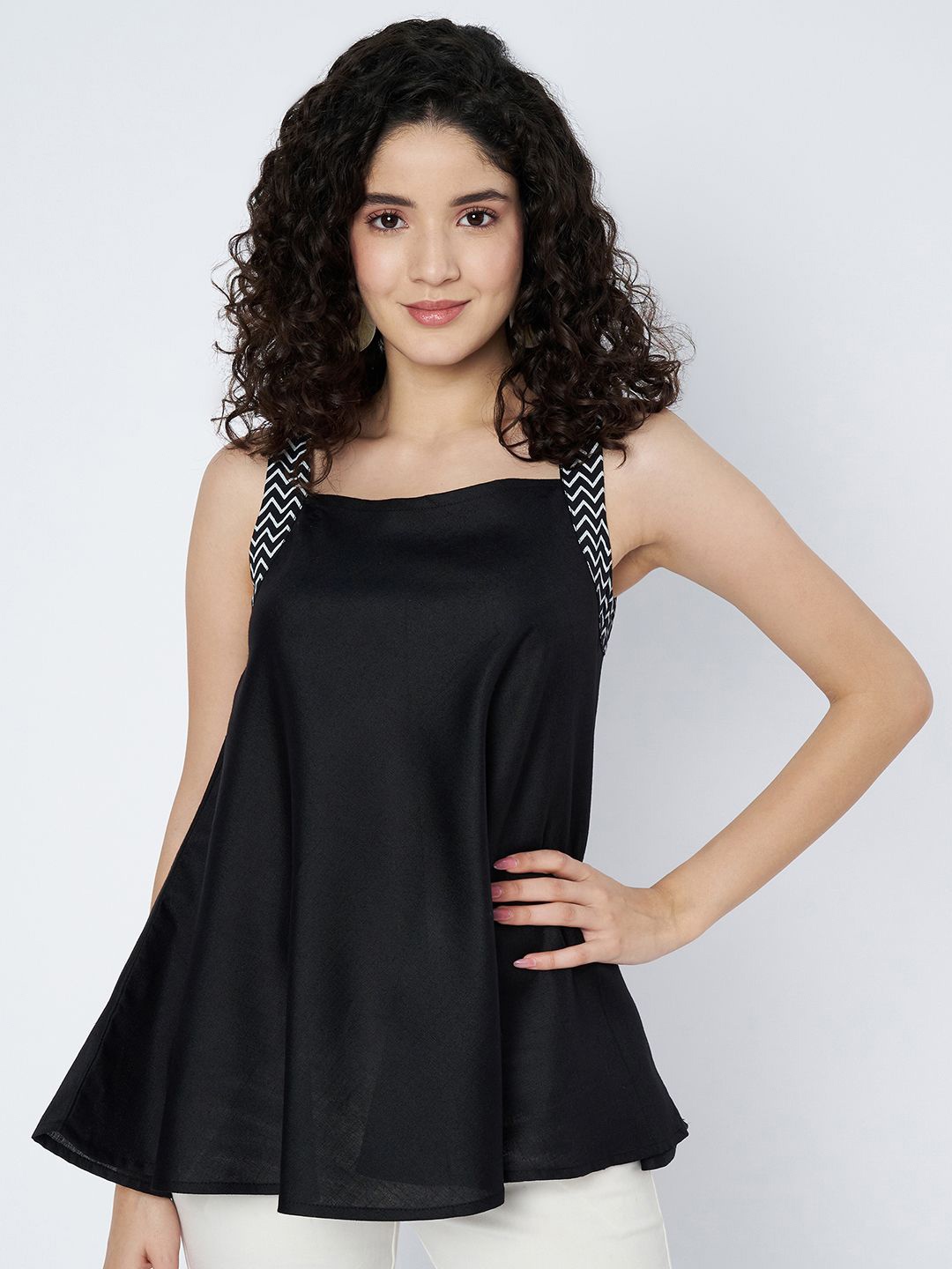 

9rasa Geometric Cotton Top, Black