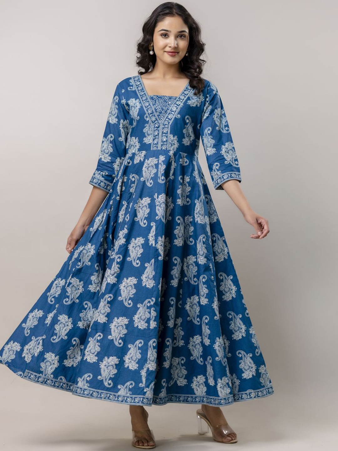 

Da Vastraagaar Women Ethnic Motifs Printed Floral Anarkali Kurta, Blue