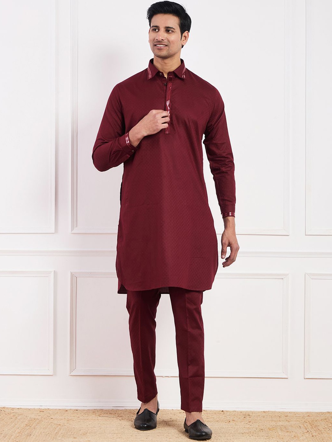 

Satwaa Geometric Self Design Shirt Collar Pathani Kurta with Trousers, Maroon