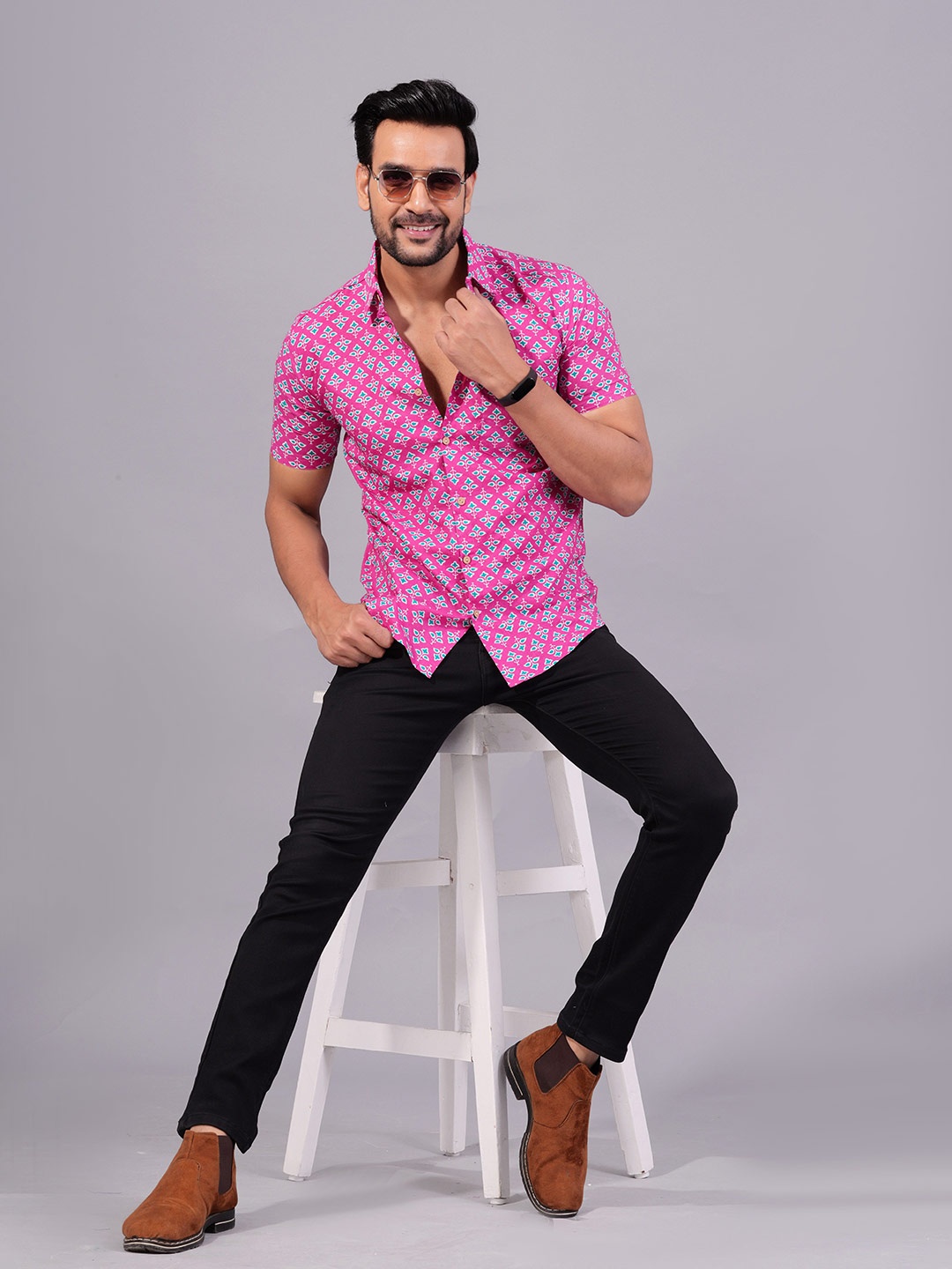 

Moda Rapido Men Comfort Opaque Printed Casual Shirt, Pink