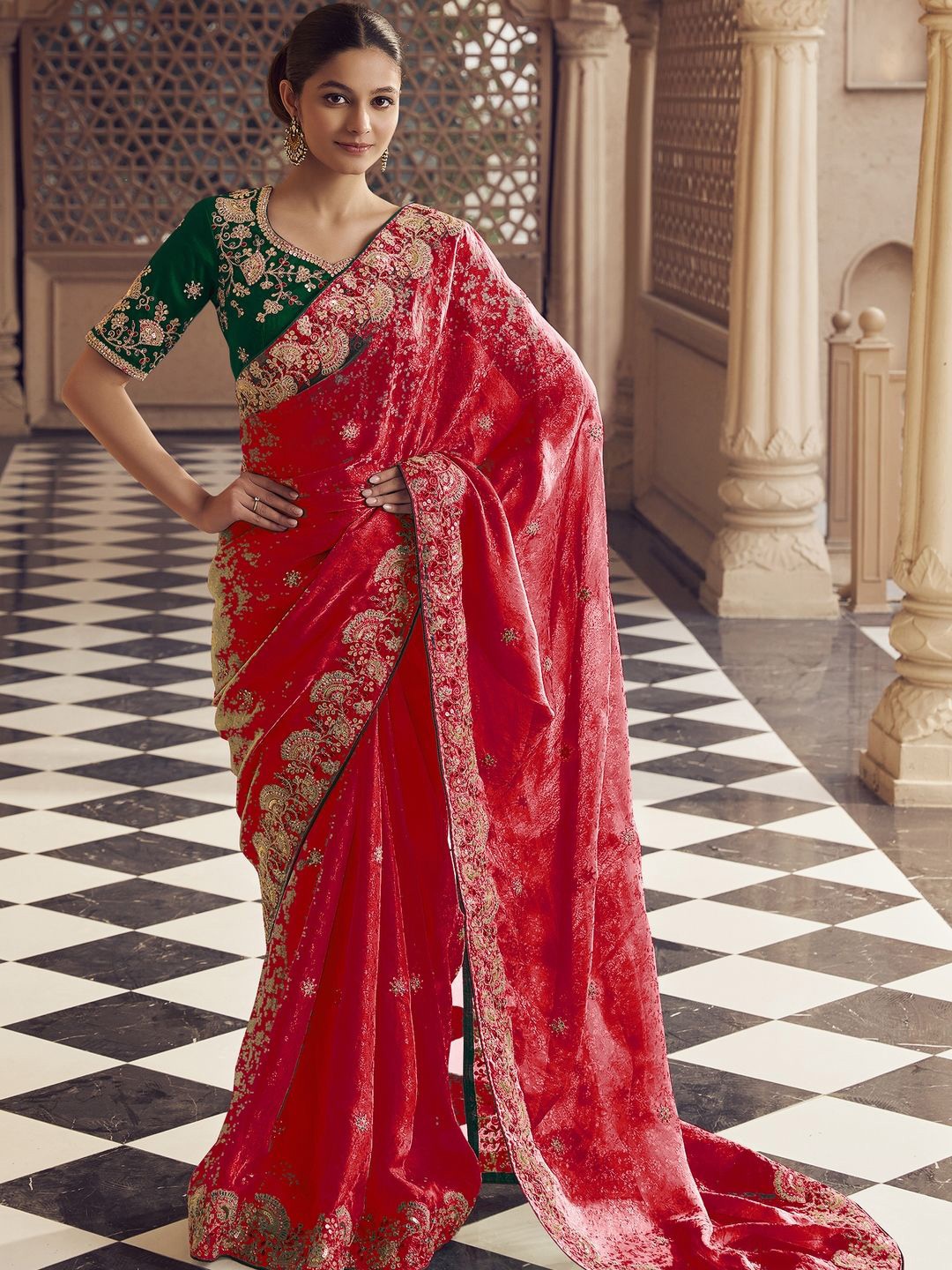 

Suha Floral Art Silk Saree, Red