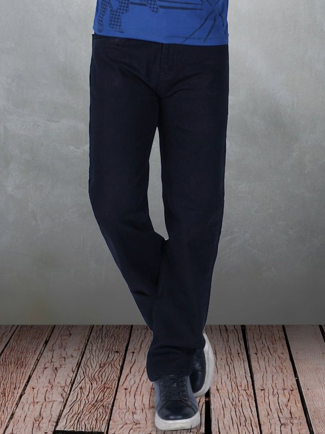 

COMFITS Men Classic Relaxed Fit Low Distress Jeans, Black