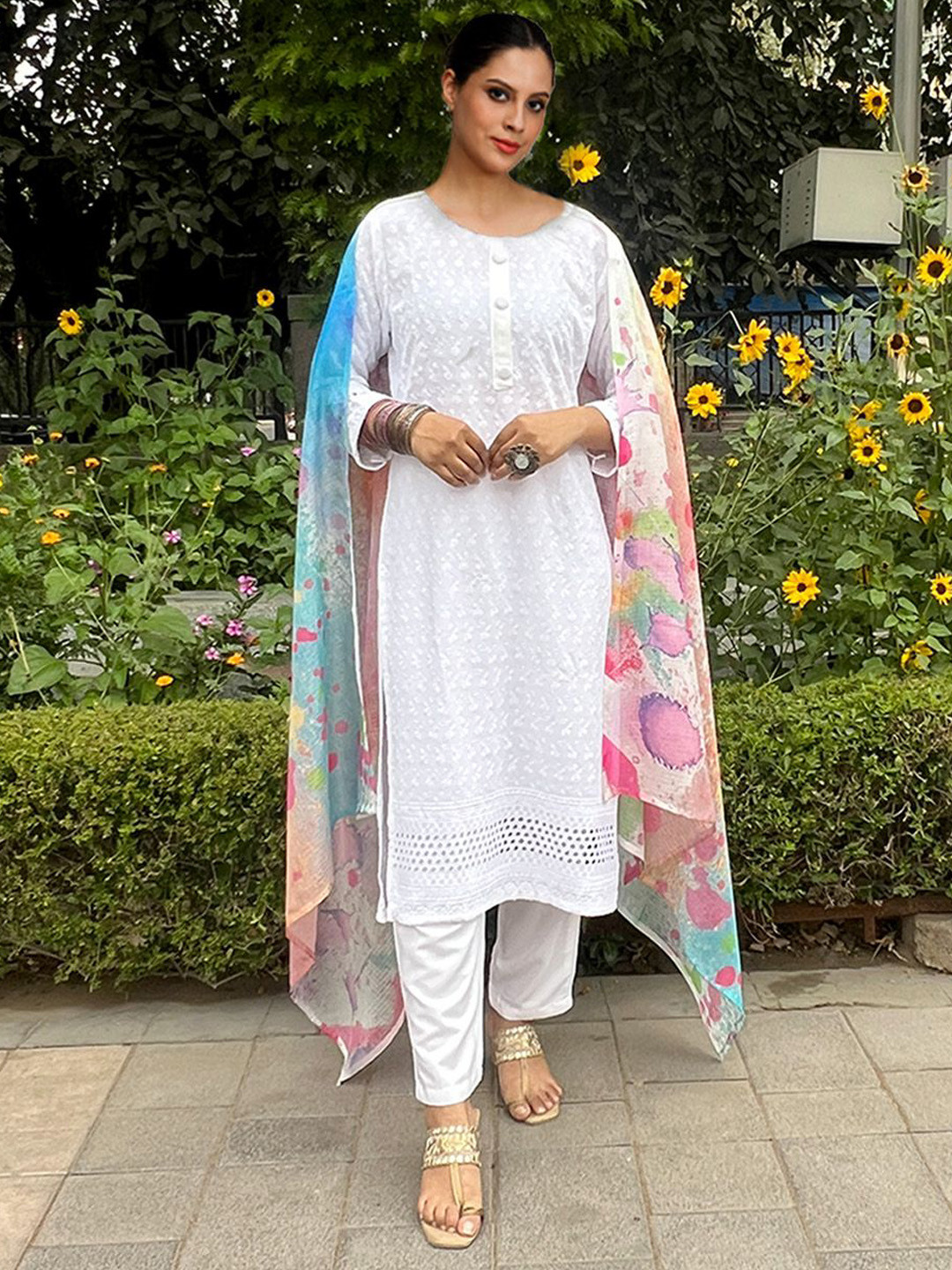 

Varanga Women Floral Regular Thread Work Kurta with Trousers & With Dupatta, White