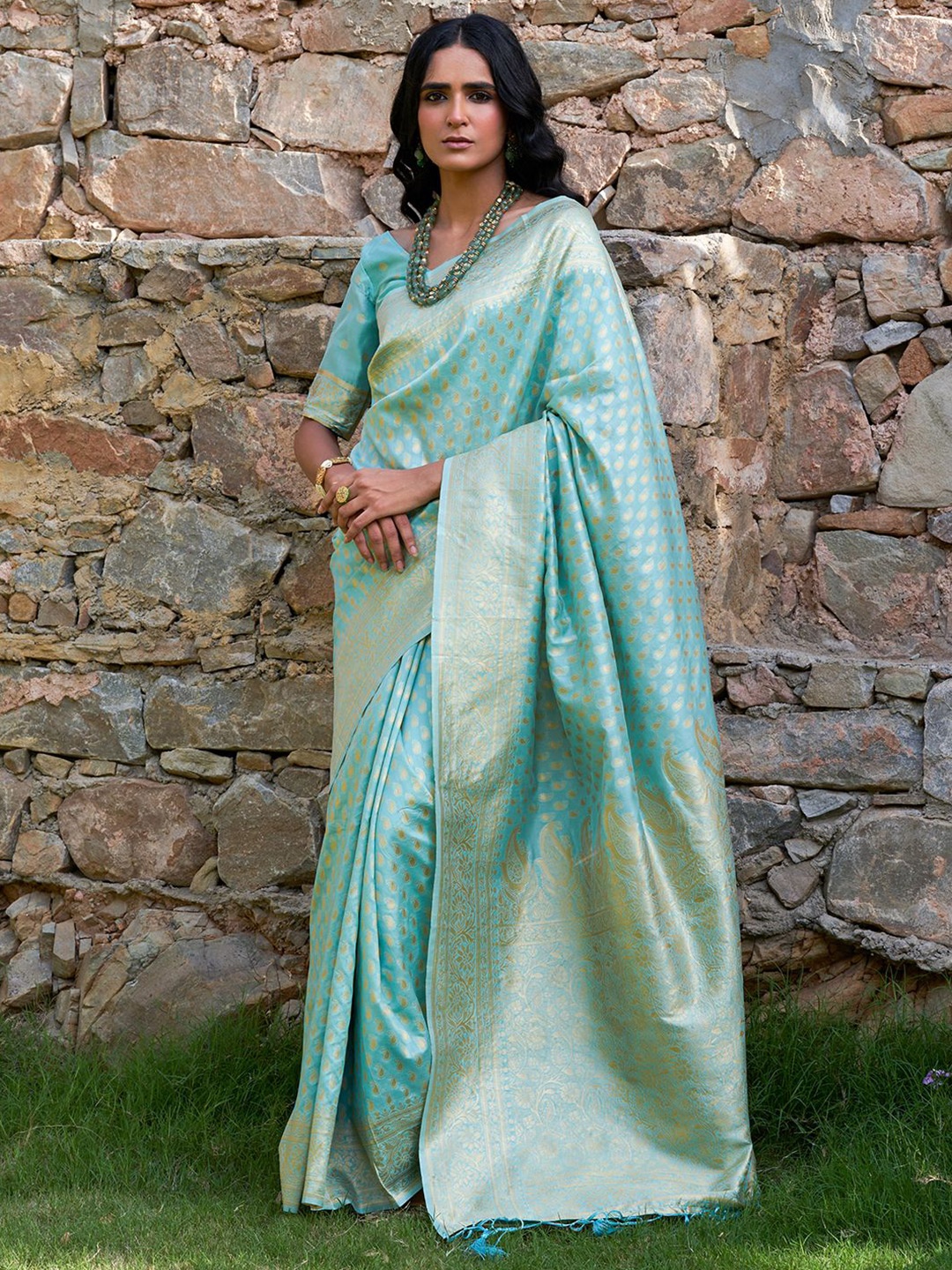 

Janasya Women Chanderi Silk Paisley Saree With Unstitched Blouse Piece, Green