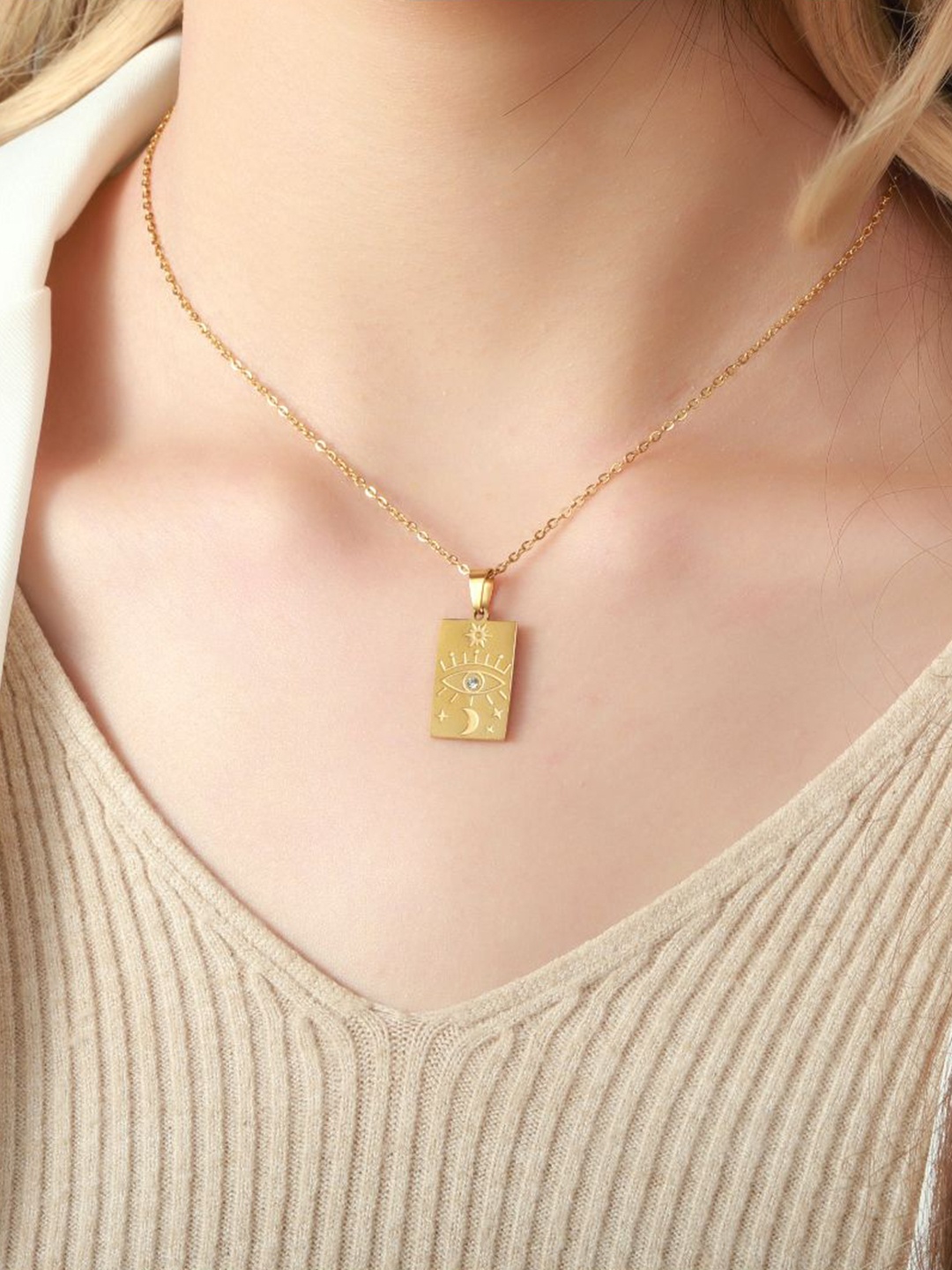 

SALTY Pendant With Chain, Gold
