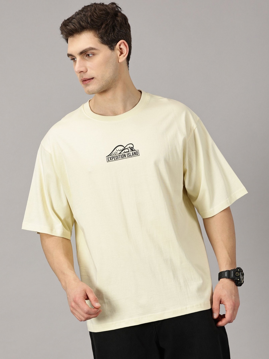 

THE HOLLANDER Men Printed Drop-Shoulder Sleeves T-shirt, Off white