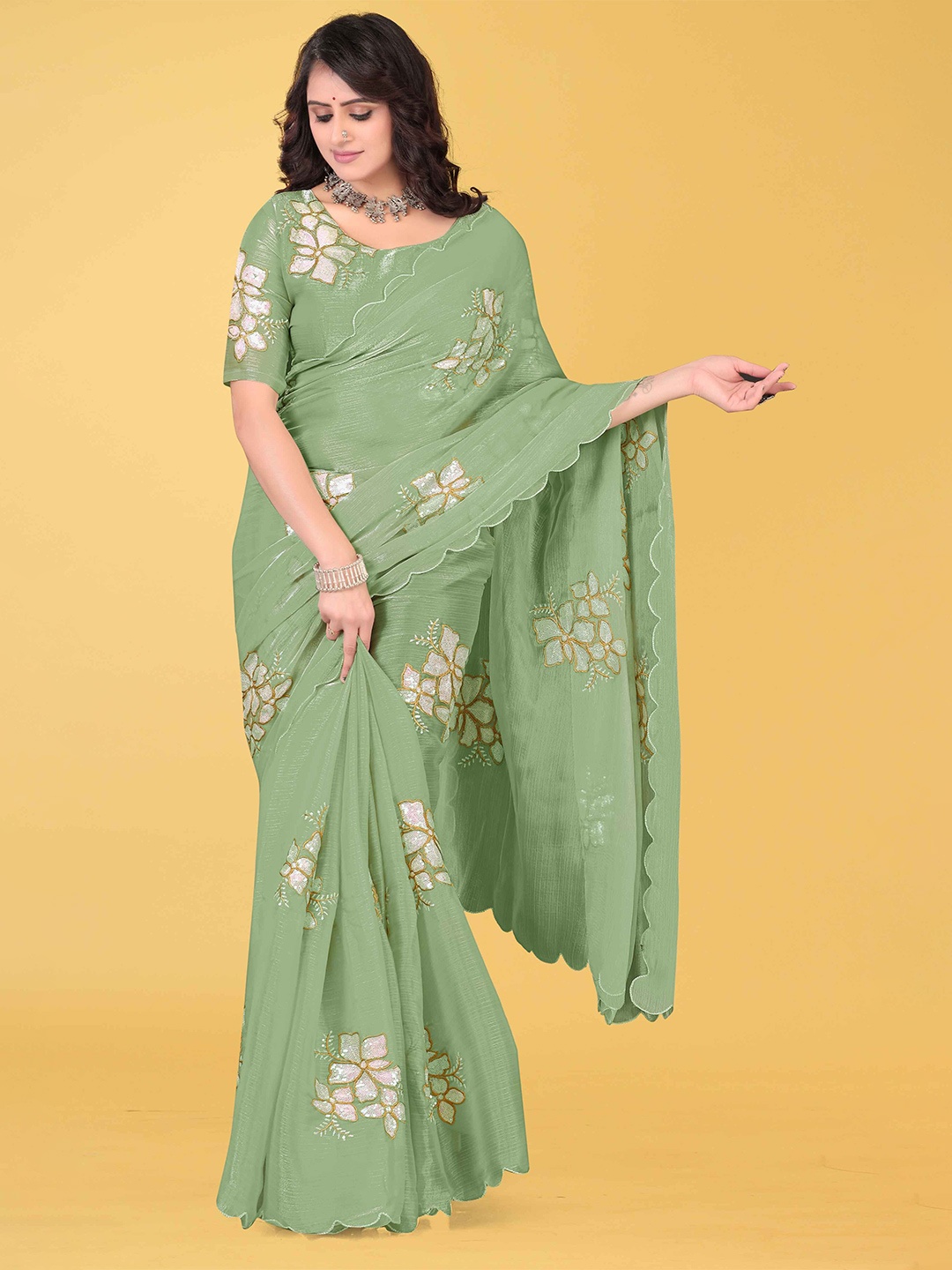 

Avirat Designer Studio Floral Embroidered Bollywood Georgette Saree, Green