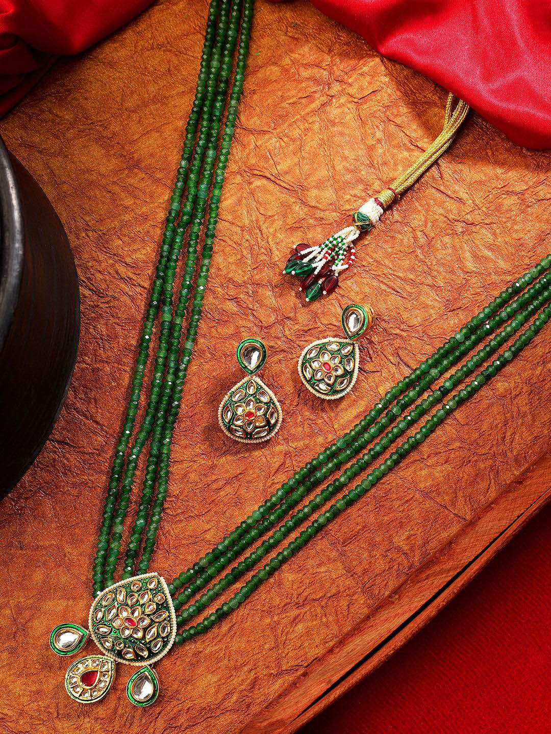 

AARSEE OFFICIAL 22KT Gold-Plated Stone Studded & Beaded Anti-Tarnish Jewellery Set