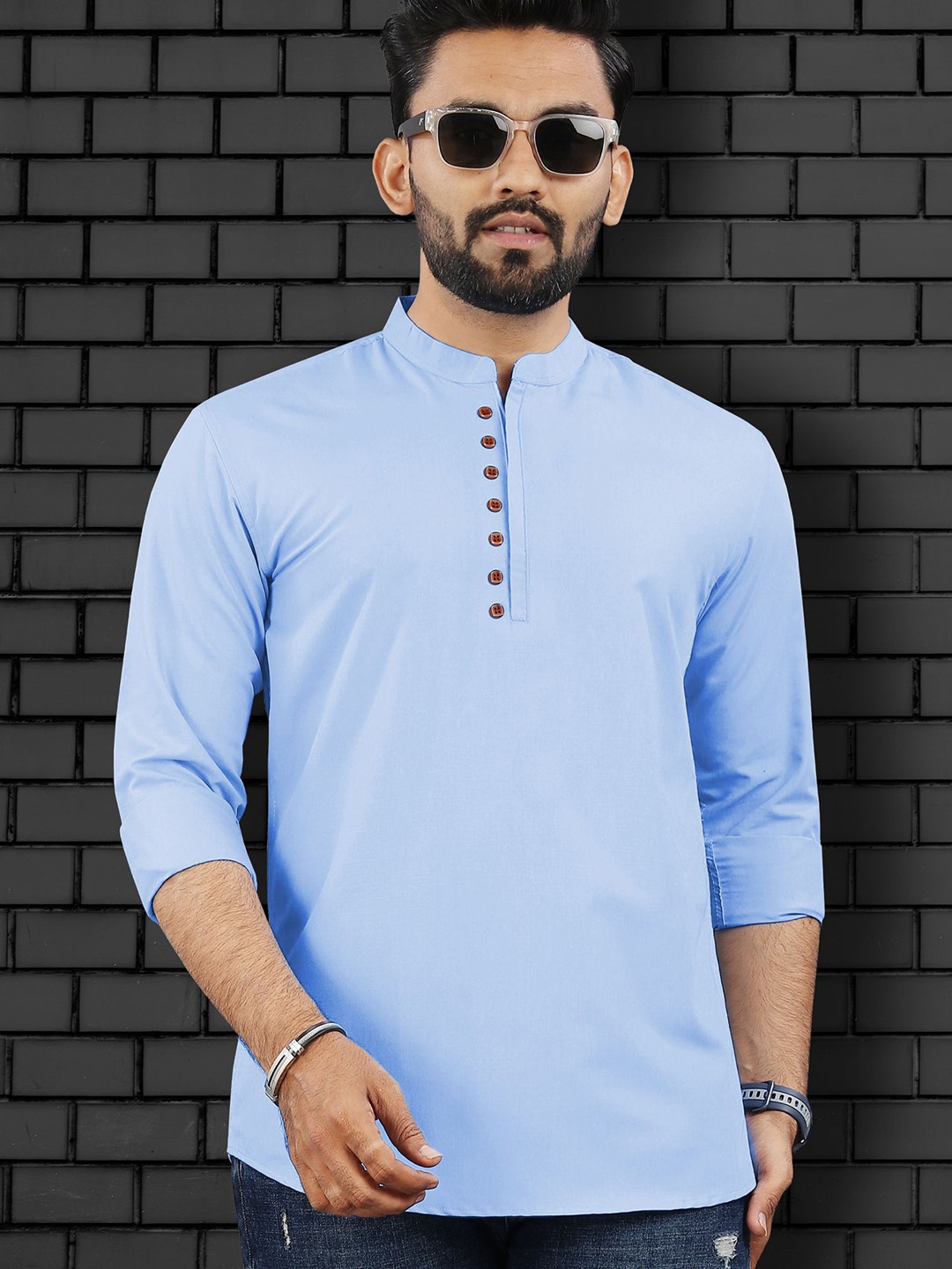 

VeBNoR Men Checked Thread Work Kurta, Blue