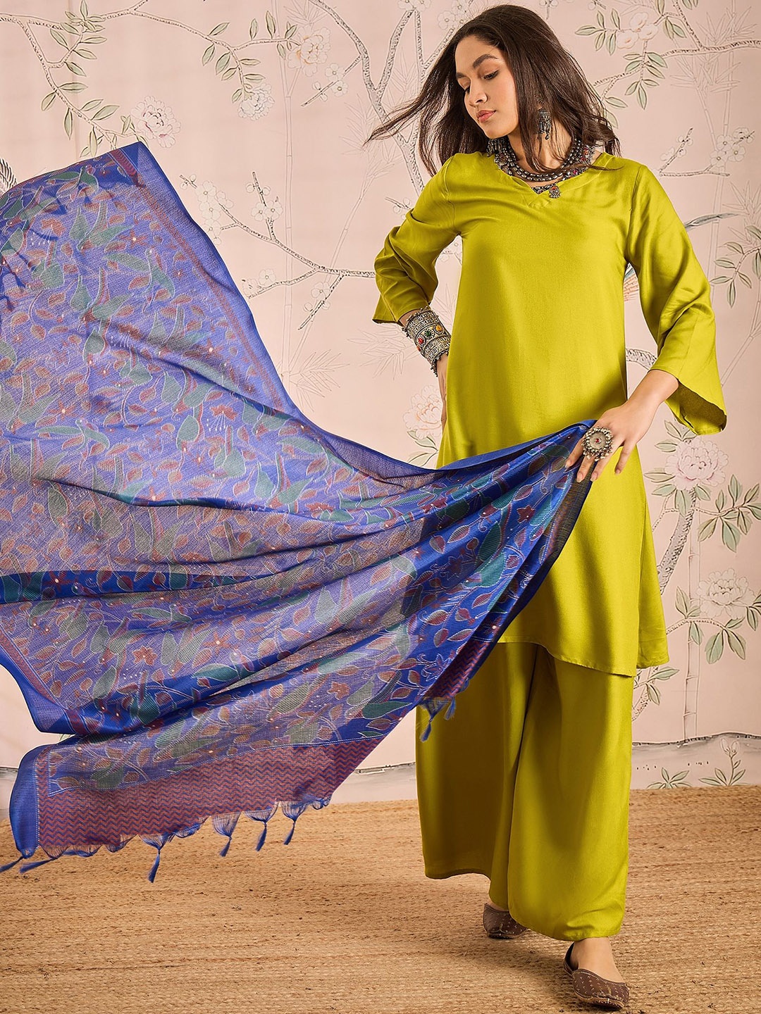 

InWeave Women Regular Kurta with Palazzos & With Dupatta, Lime green