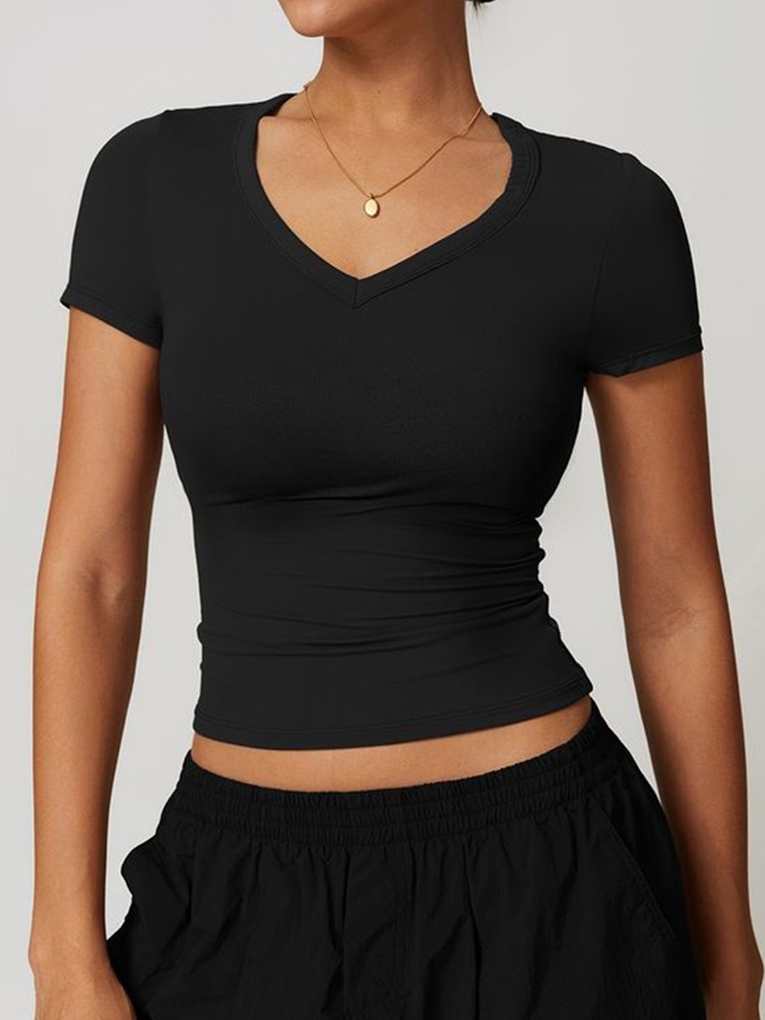 

LULU & SKY Crop Top, Black