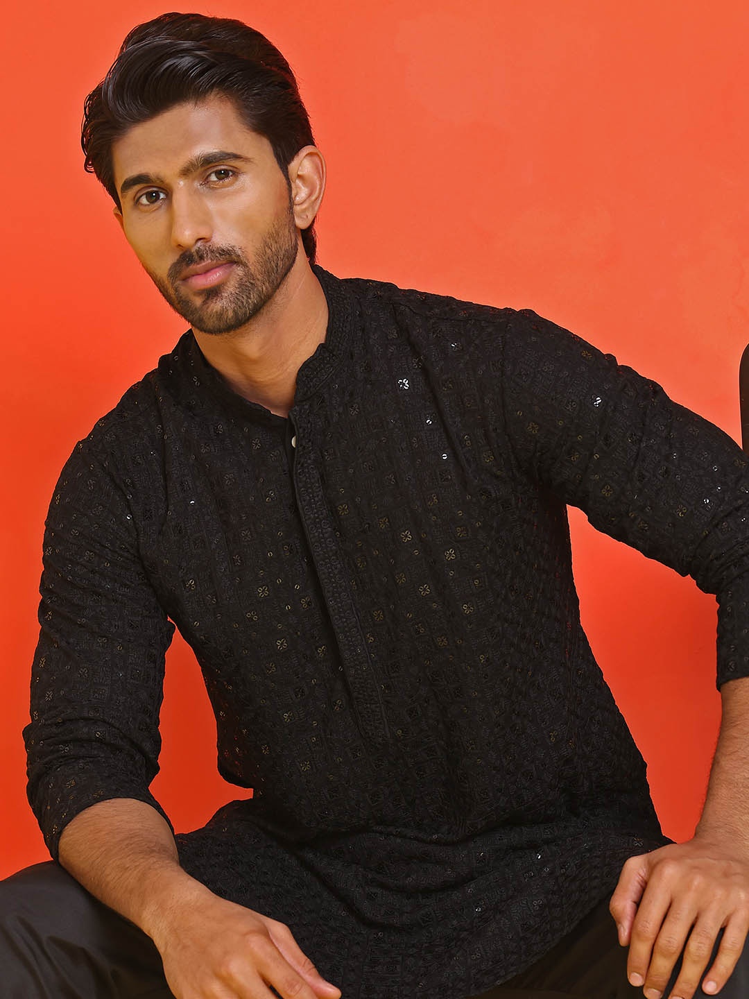 

Jompers Men Geometric Embroidered Chikankari Kurta, Black
