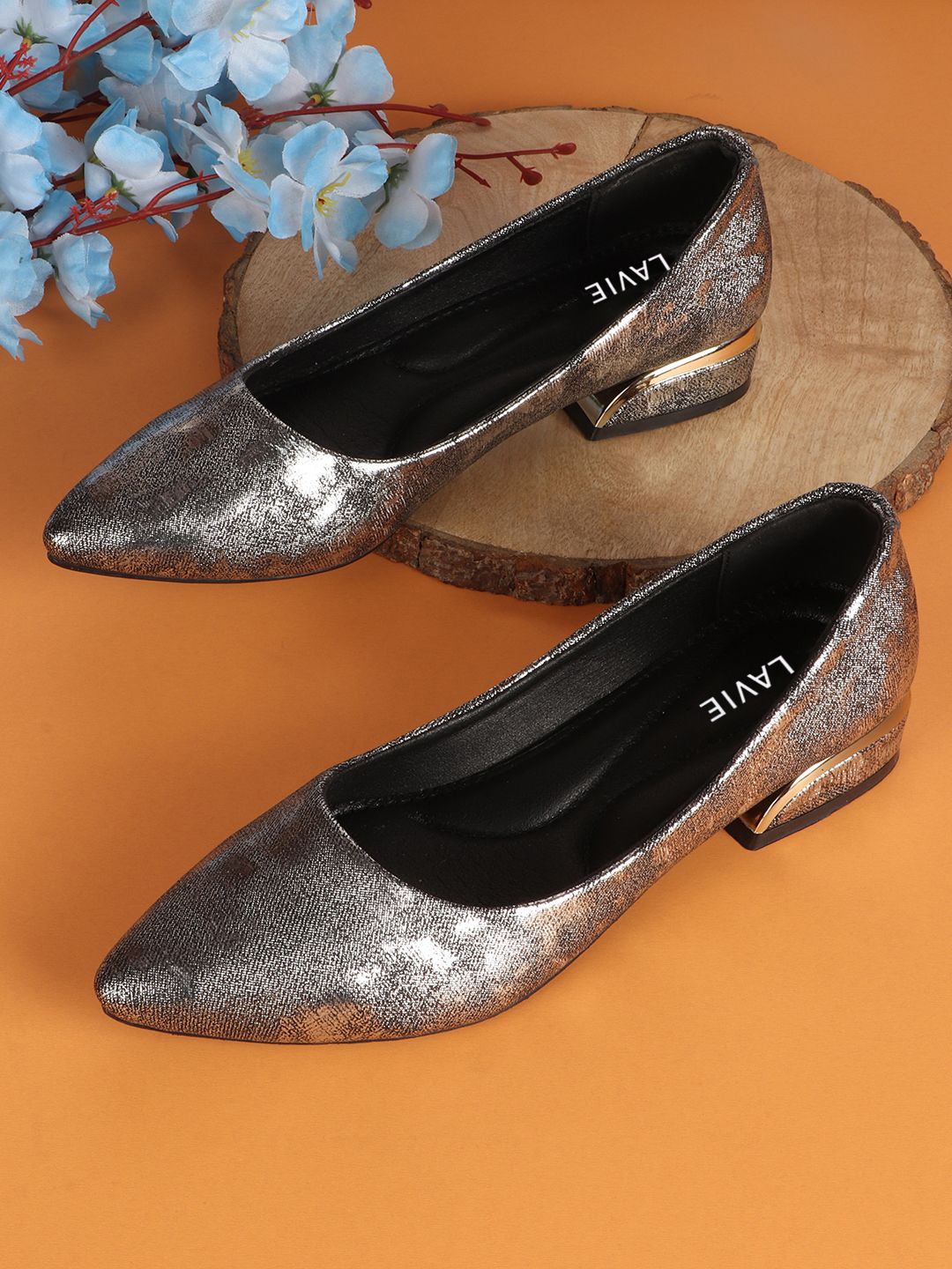 

Lavie Women Party One Toe Flats, Black