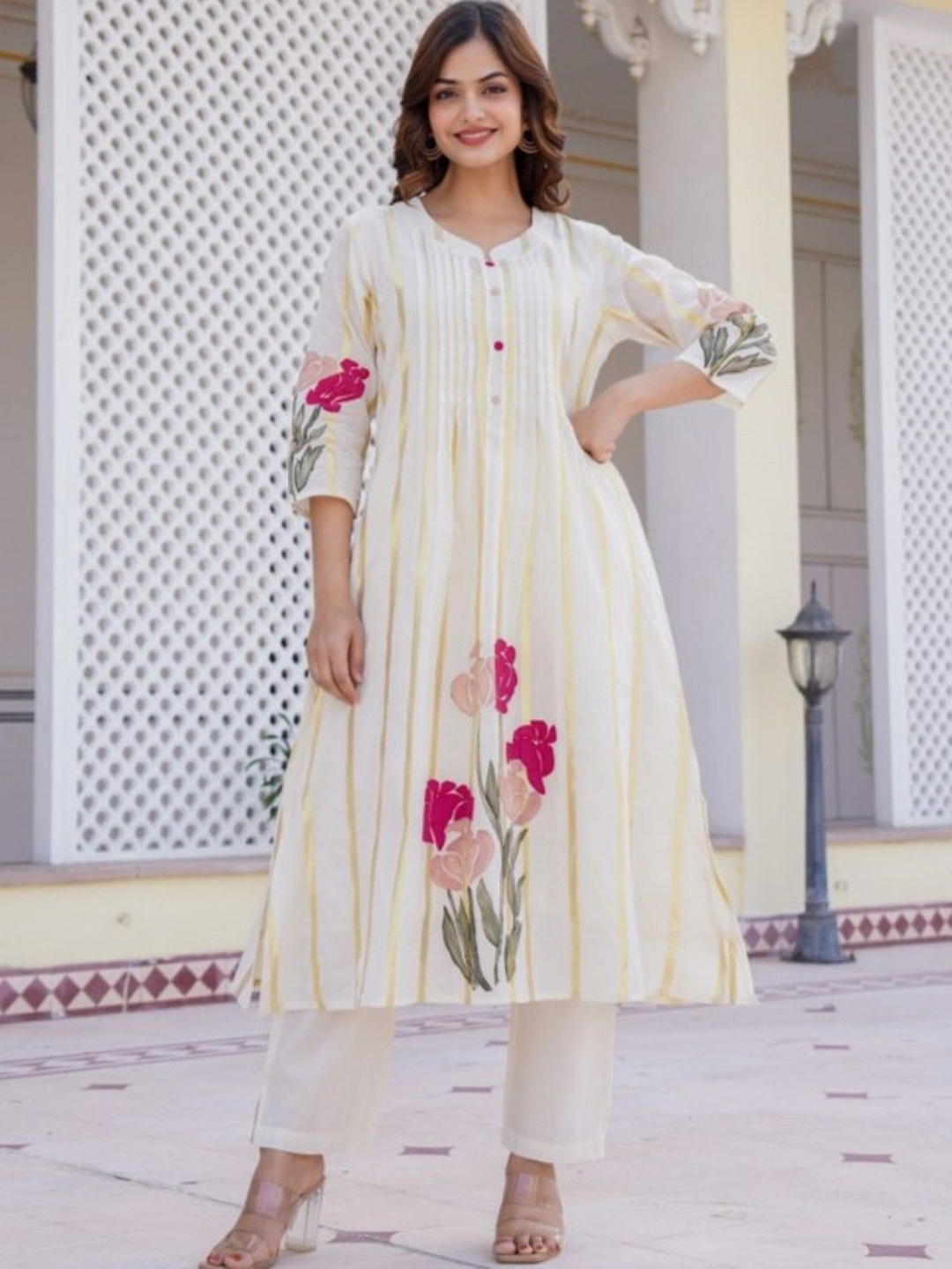 

AUTUMN LANE Women Floral Printed Regular Pure Cotton Kurta with Trousers, White