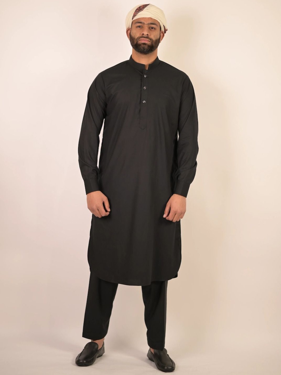 

Baraqah Men Regular Kurta with Trousers, Black