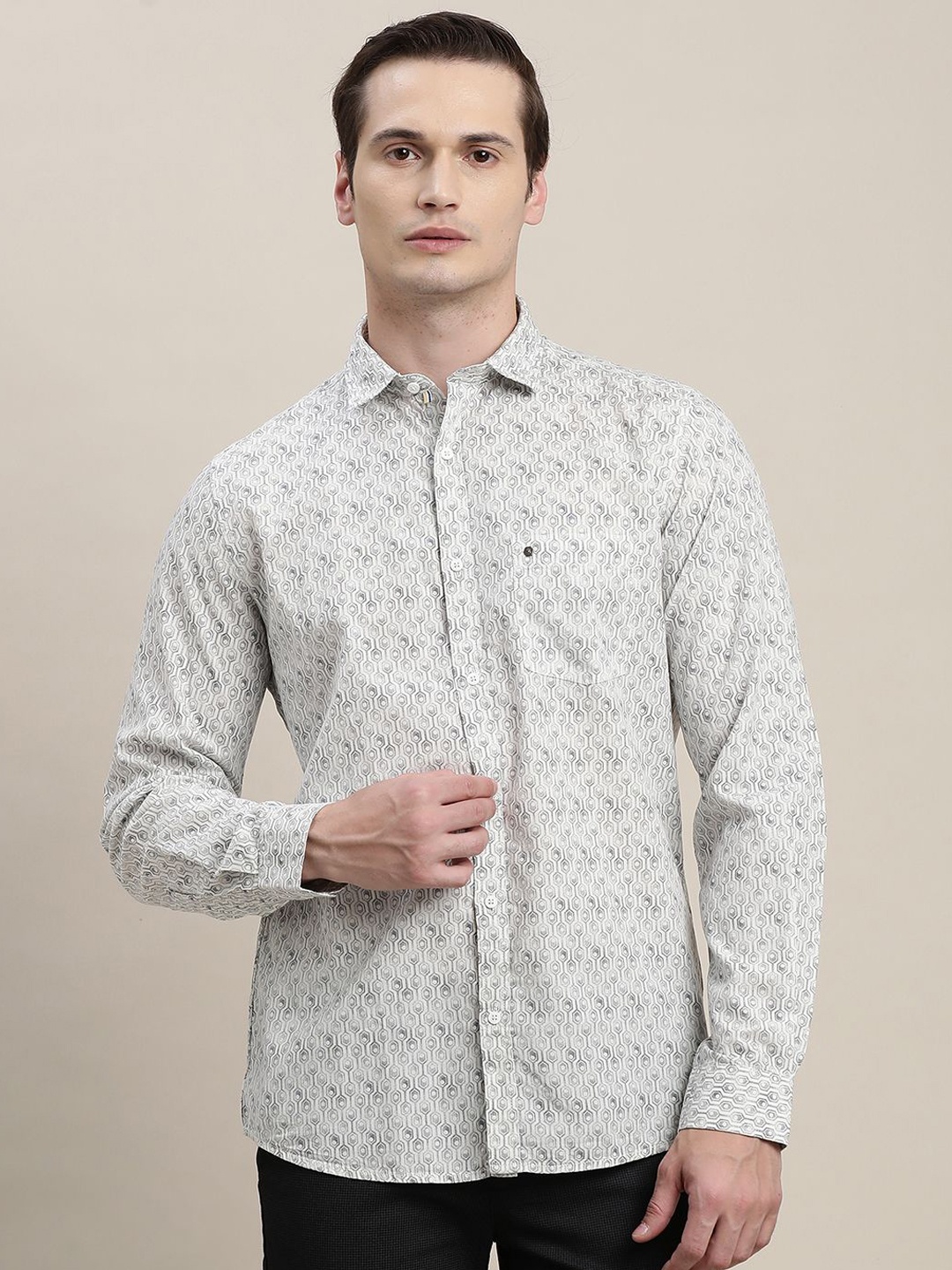 

Turtle Men Relaxed Slim Fit Spread Collar Geometric Printed Cotton Casual Shirt, Grey