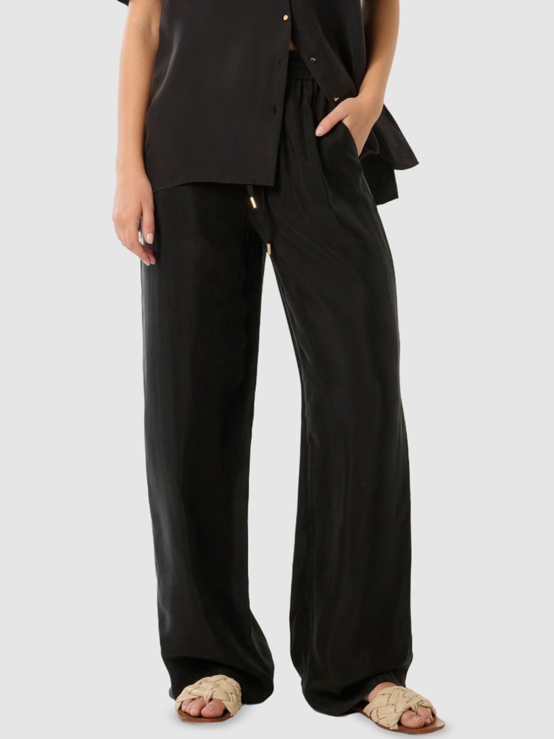 

Forever New Women Loose Fit High-Rise Trousers, Black