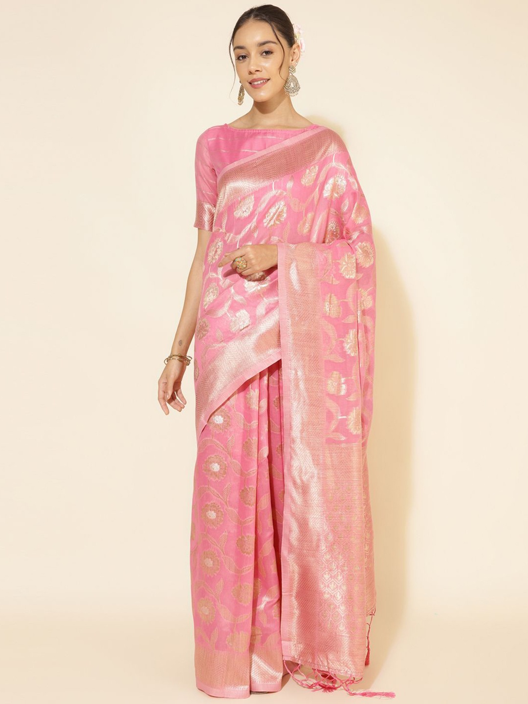 

Janasya Women Pink Chanderi Silk Floral Saree with Unstitched Blouse Piece