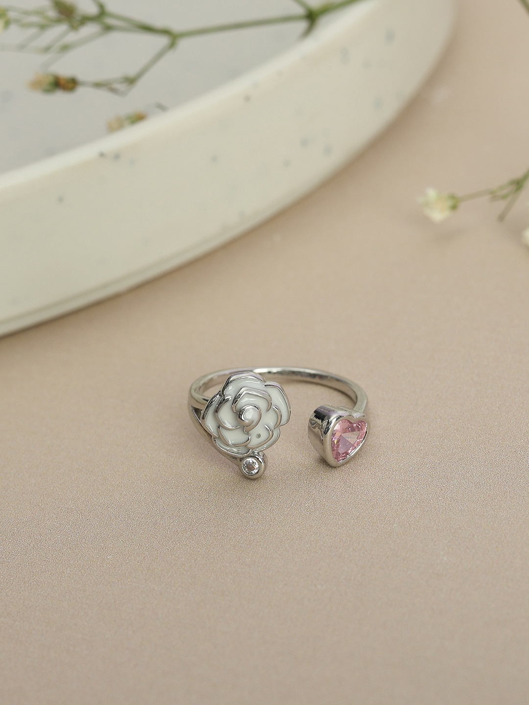 

Laviscart Rhodium-Plated Stone Studded Adjustable Finger Ring, Silver