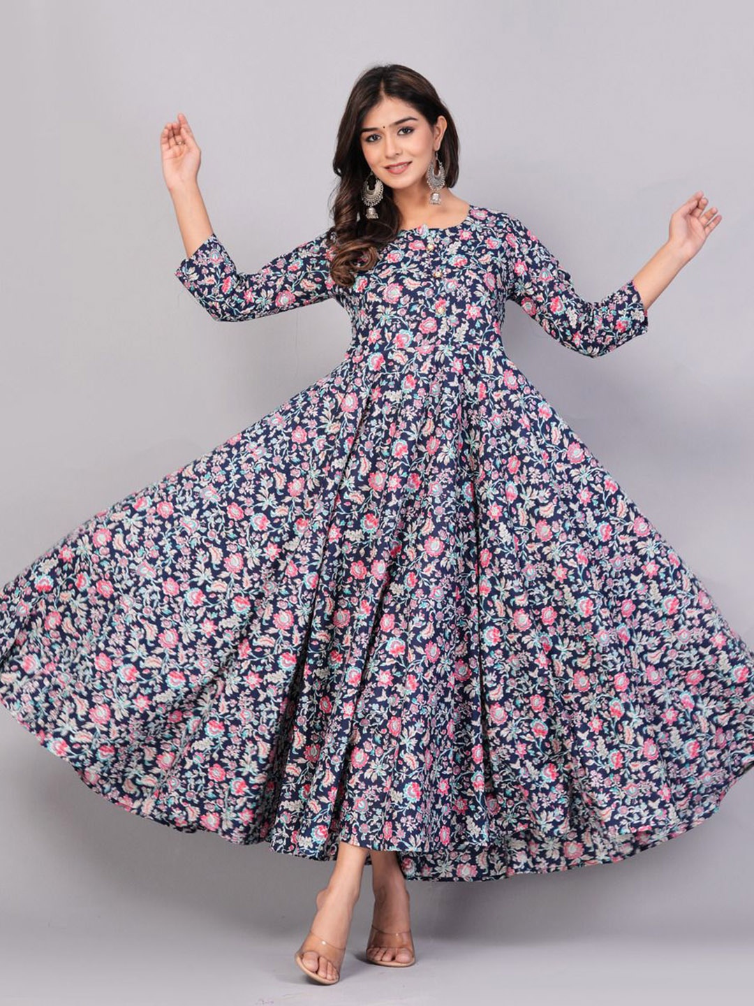 

Da Vastraagaar Women Floral Printed Mirror Work Anarkali Kurta, Blue