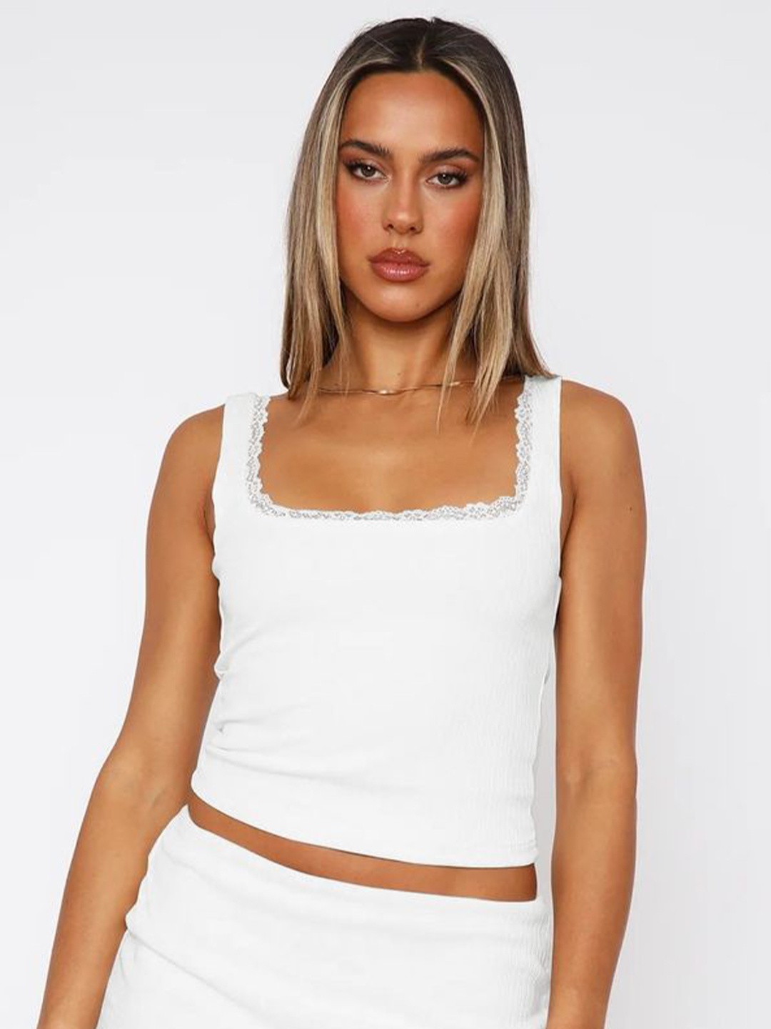 

LULU & SKY Crop Top, White