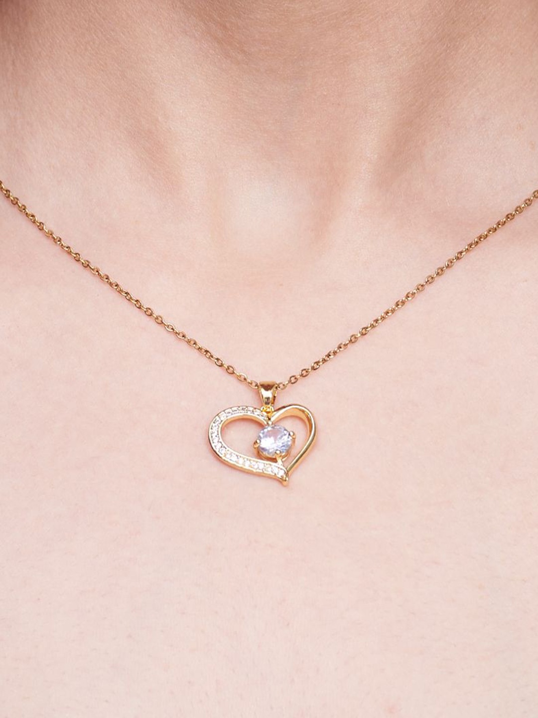 

SALTY Heart Shaped Pendant With Chain, Gold