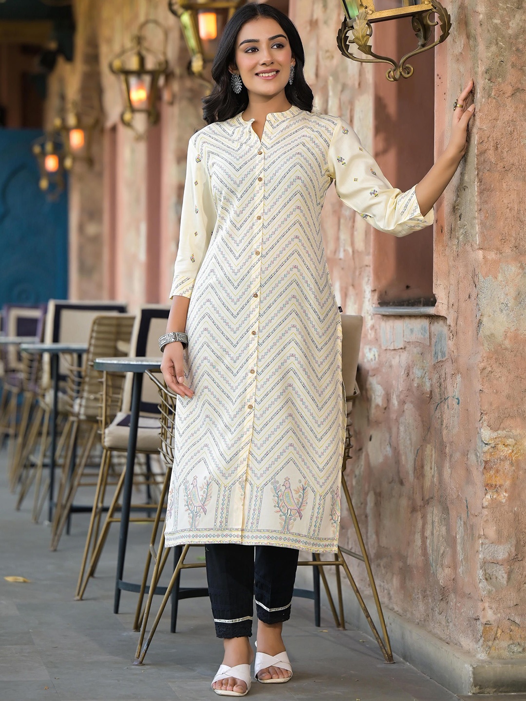 

Juniper Women Ethnic Motifs Printed Liva Kurta, Beige