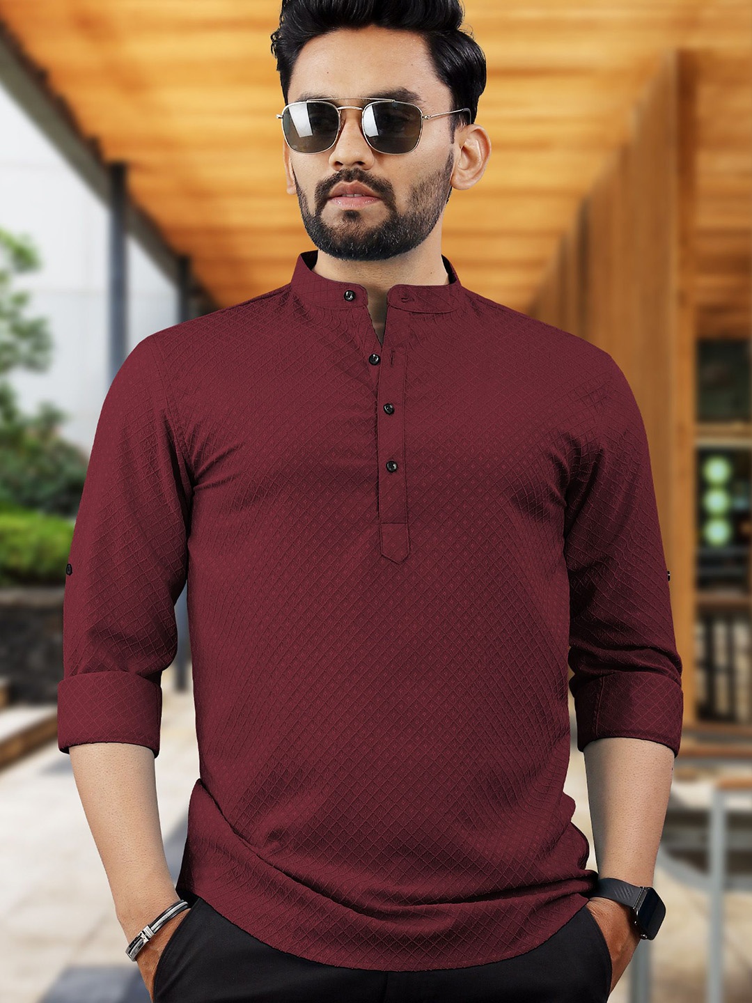 

VeBNoR Men Thread Work Dobby Kurta, Maroon