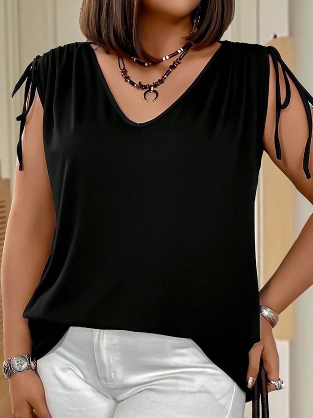 

LULU & SKY Top, Black