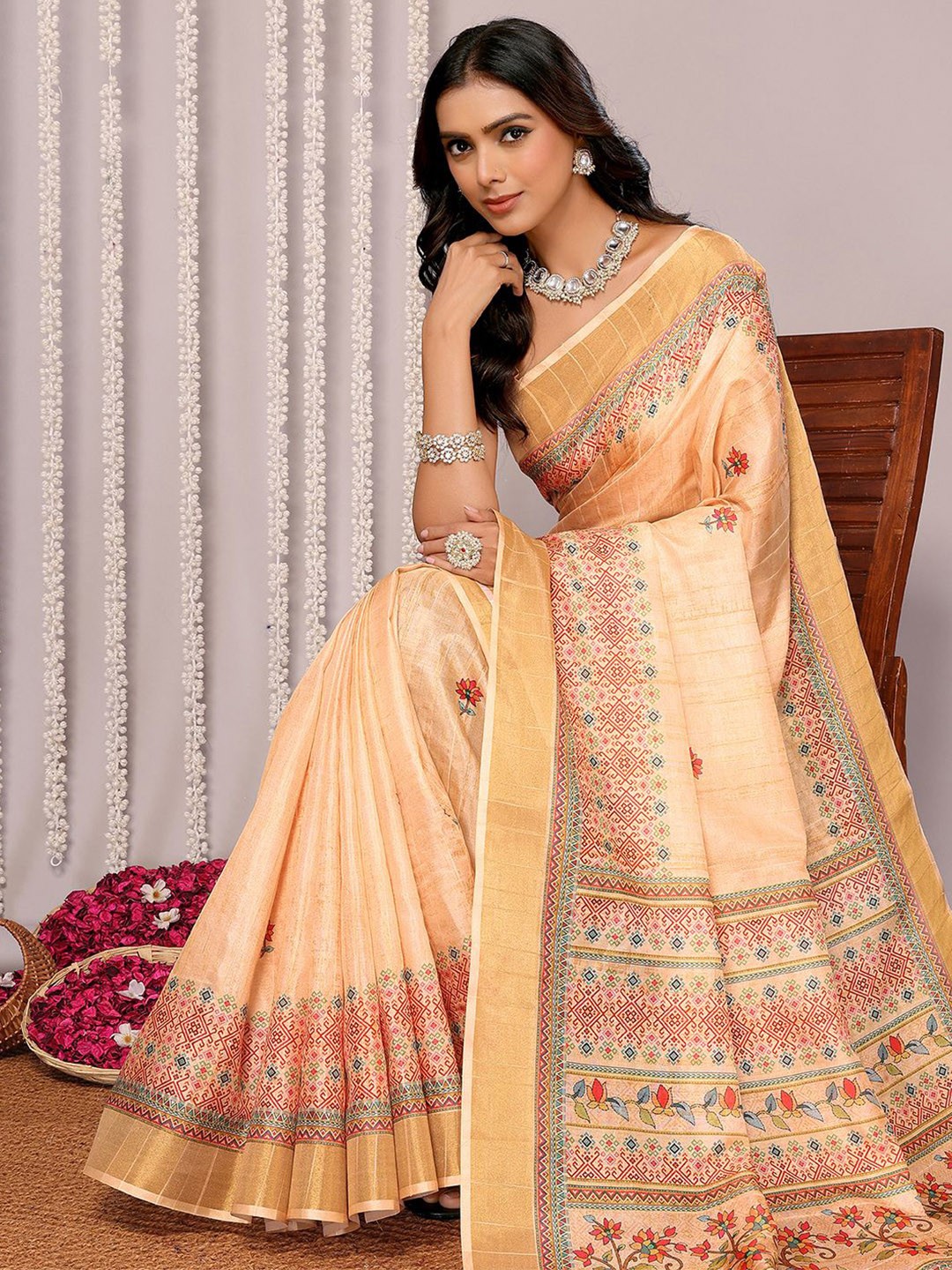 

Janasya Beige Chanderi Silk Floral Printed Chanderi Saree with Blouse Piece