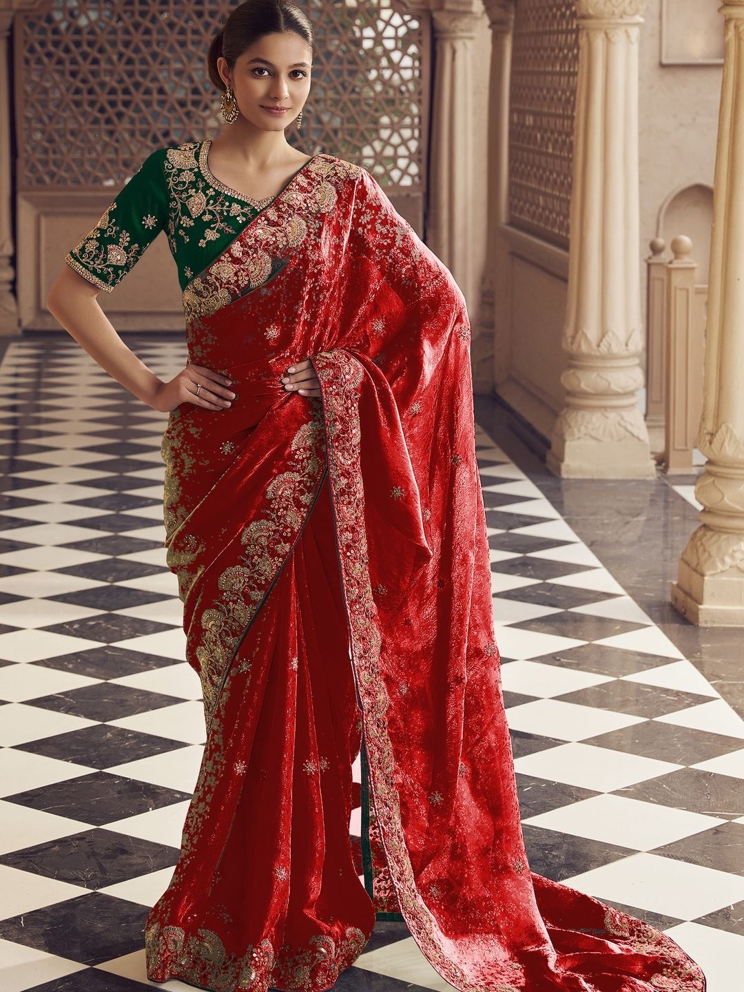 

Suha Floral Embroidered Art Silk Saree, Red
