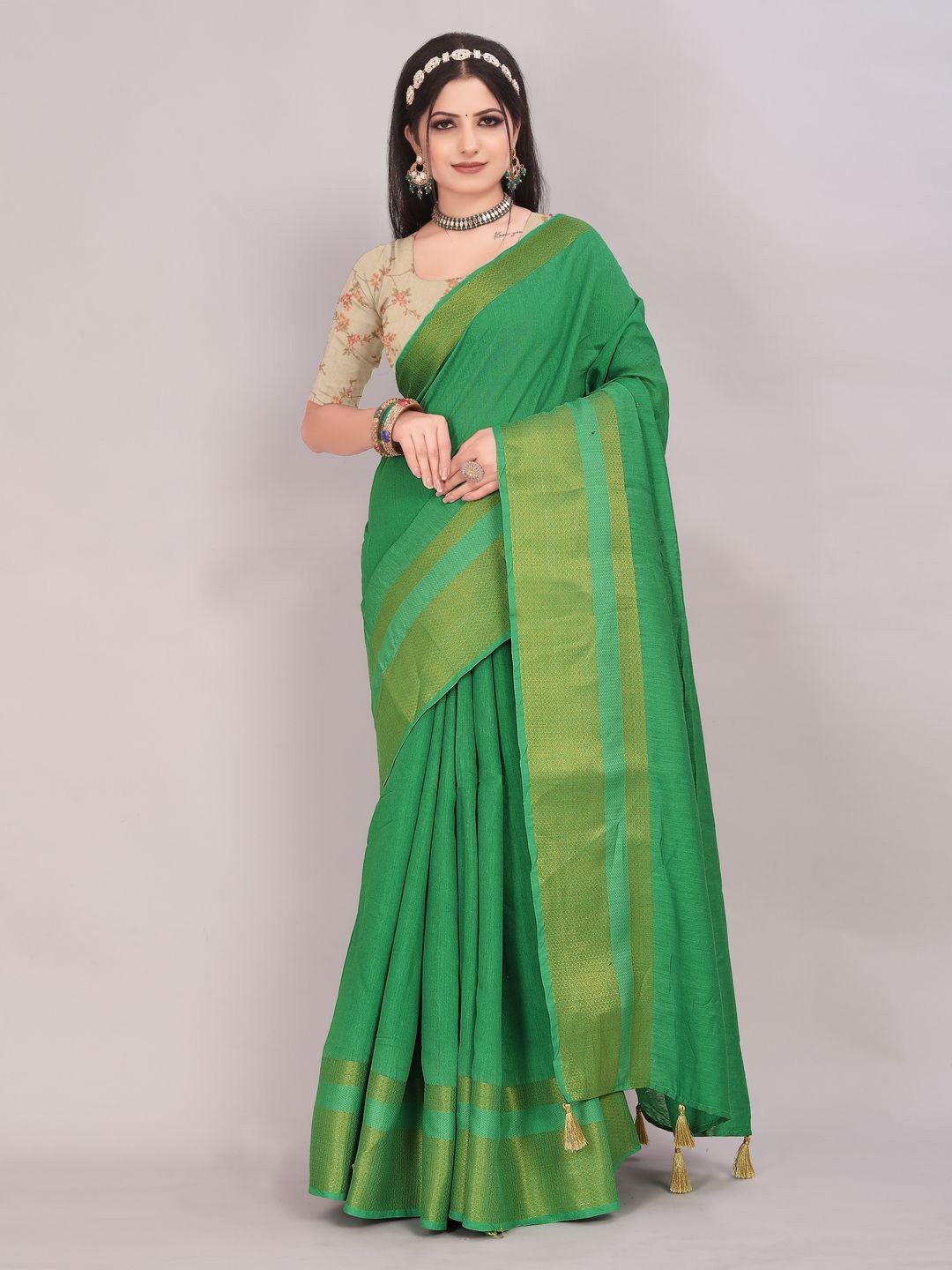 

Suha Woven Design Zari Linen Blend Saree, Green