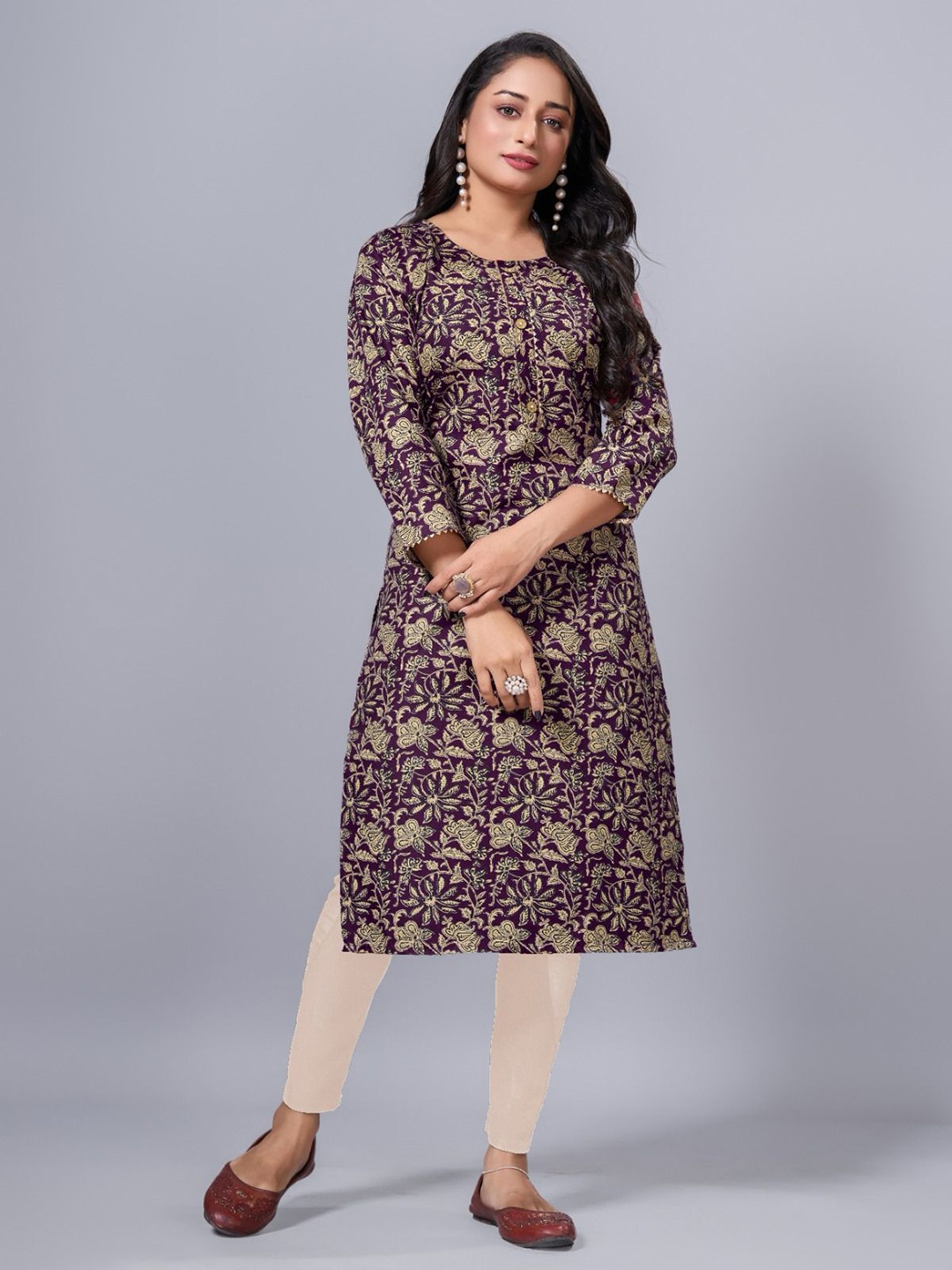 

SIMPLYETHNIC Floral Printed Round Neck Gotta Patti Cotton Straight Kurta, Violet