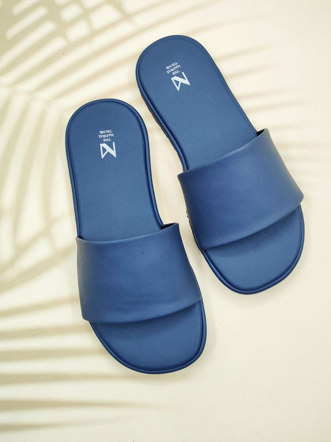 

THE MADRAS TRUNK Men Sliders, Blue