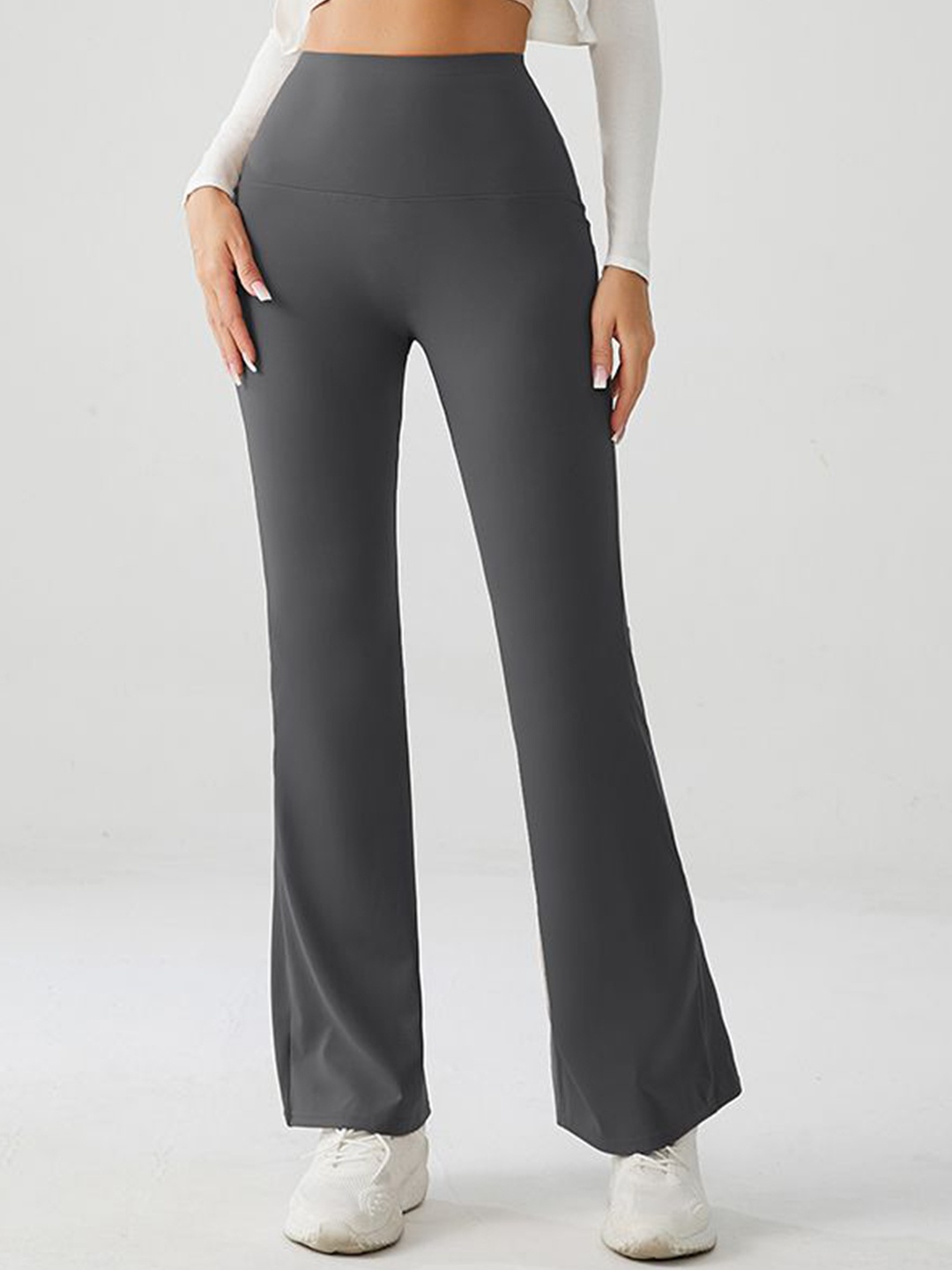

XFyt Flared-Fit Ankle-Length Yoga Tights, Grey
