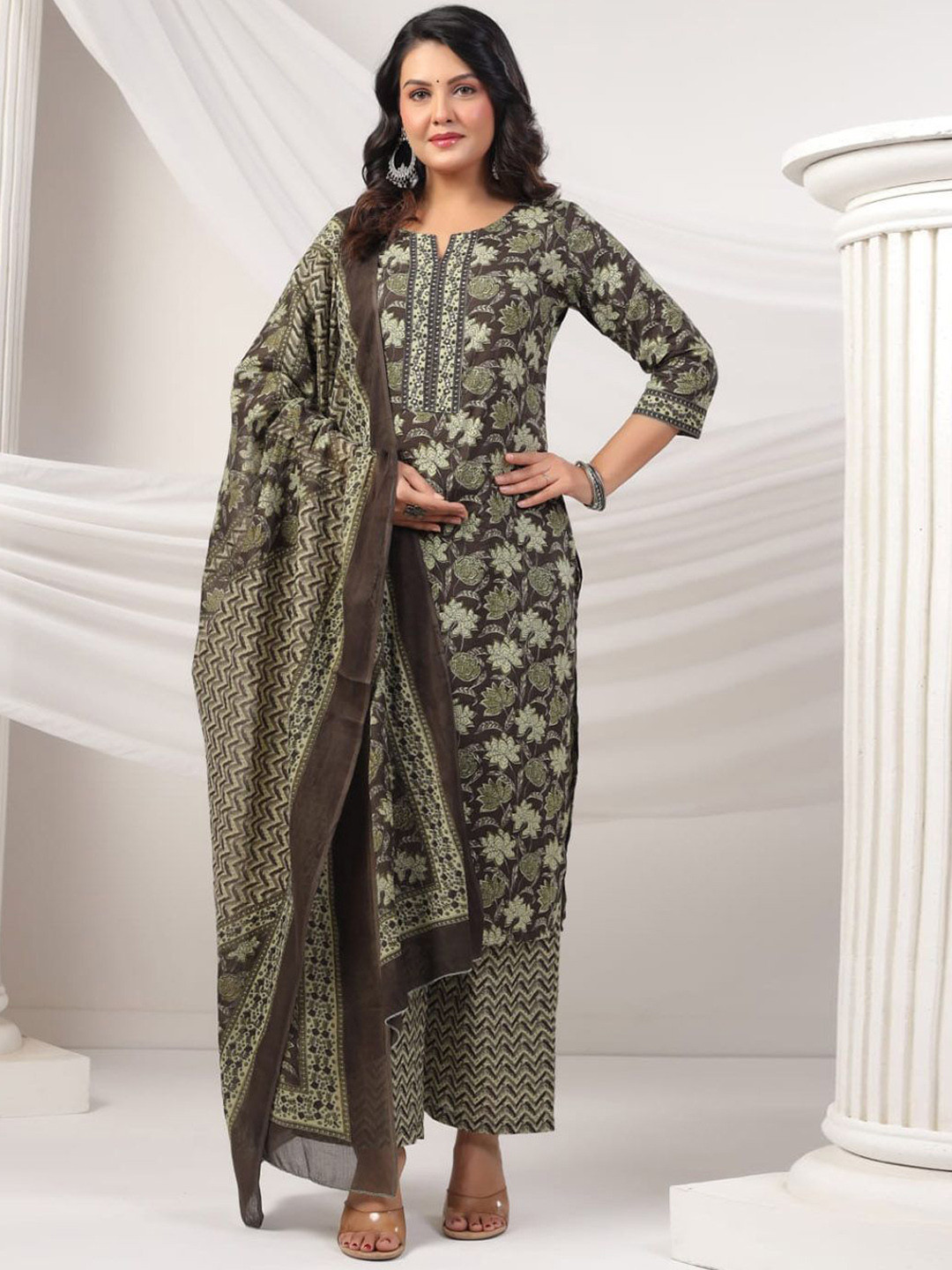 

Meena Bazaar Floral Printed Kurta & Trousers With Dupatta, Brown